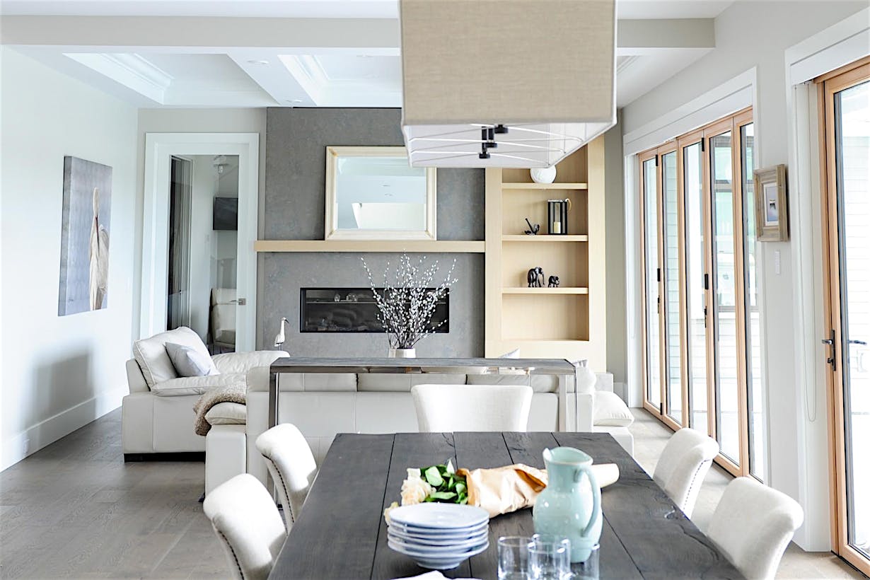 modern farmhouse with aluminum clad WA67 folding glass wall for indoor/outdoor lifestyle