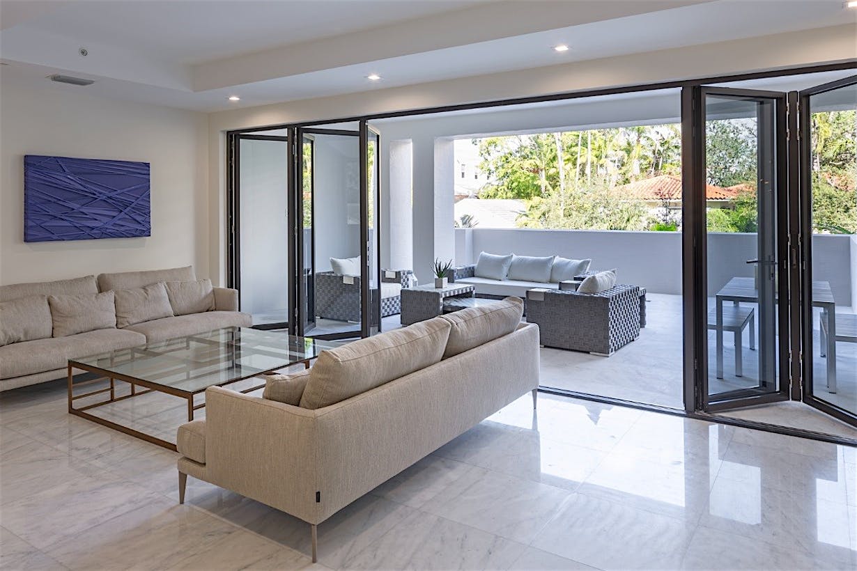 balcony design in Florida multifamily homes with NanaWall SL73