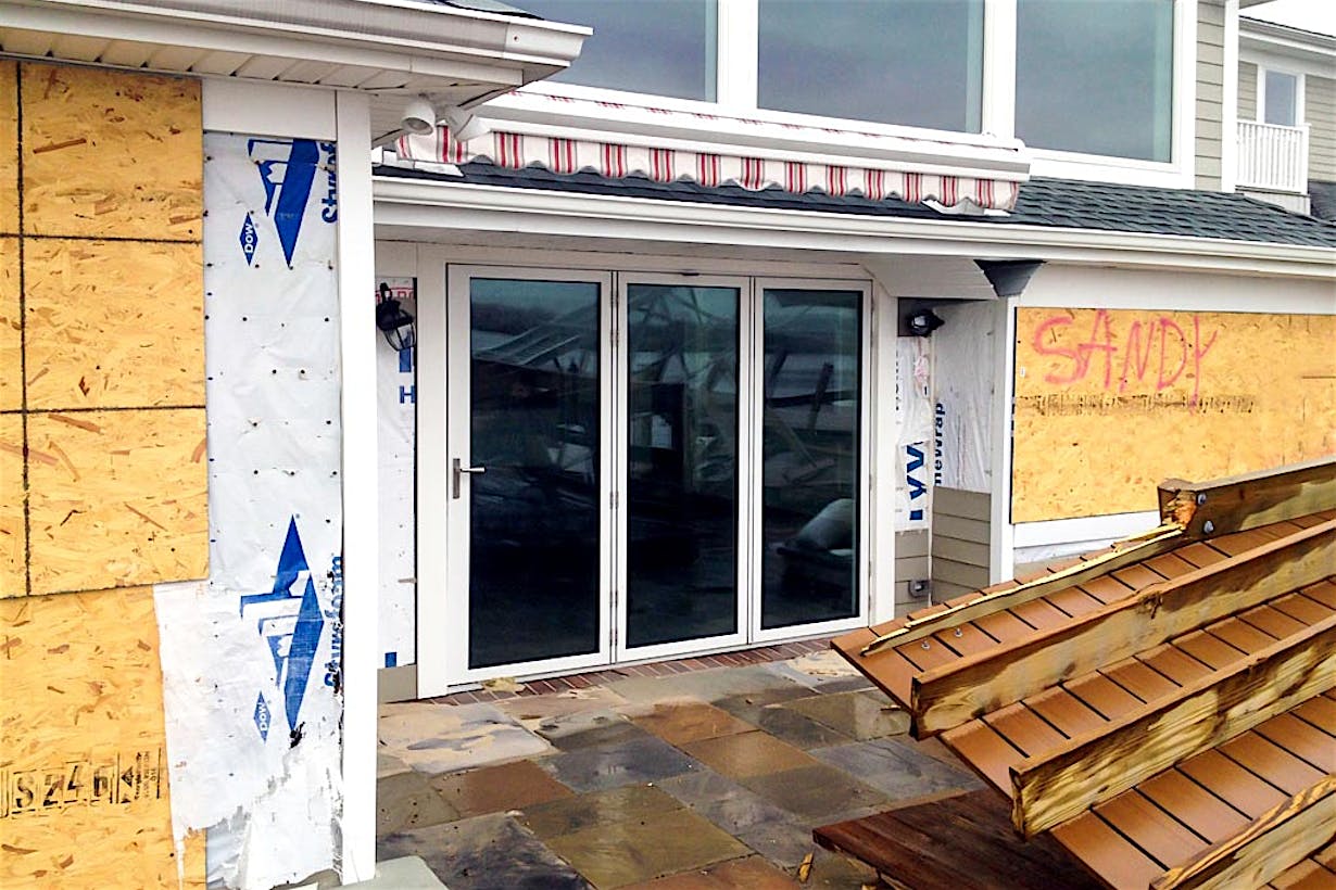 NanaWall SL73 hurricane resistant folding glass wall still stands after Hurricane Sandy