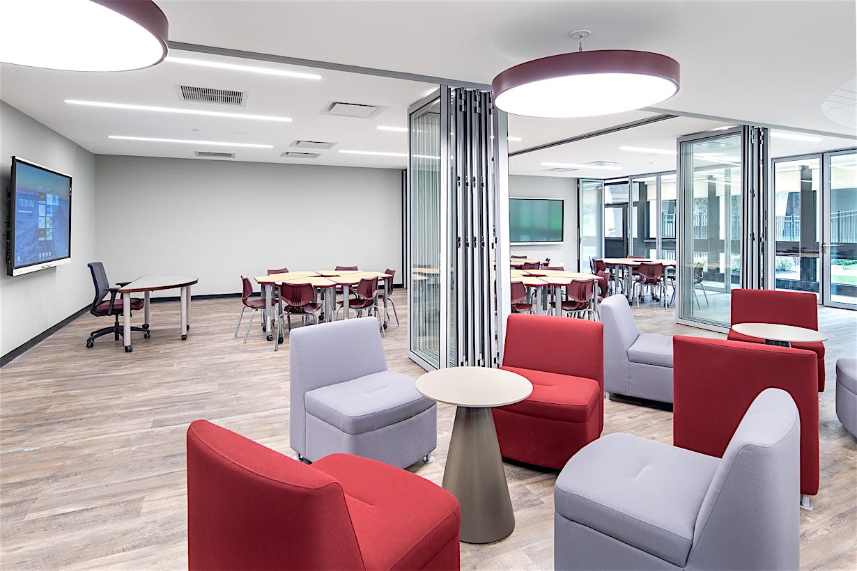 acoustic glass walls in school design