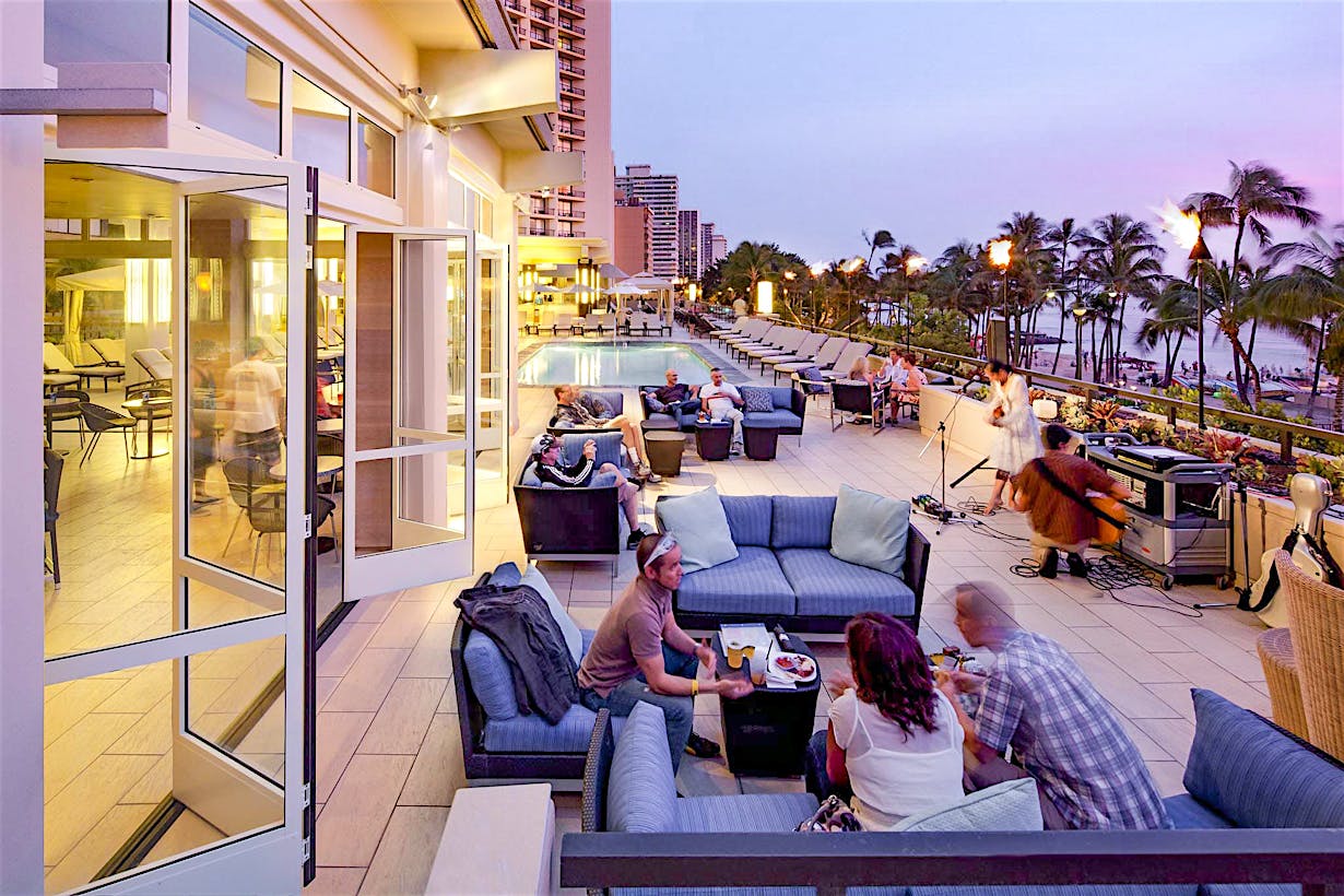 Hotel design with NanaWall retractable glass walls