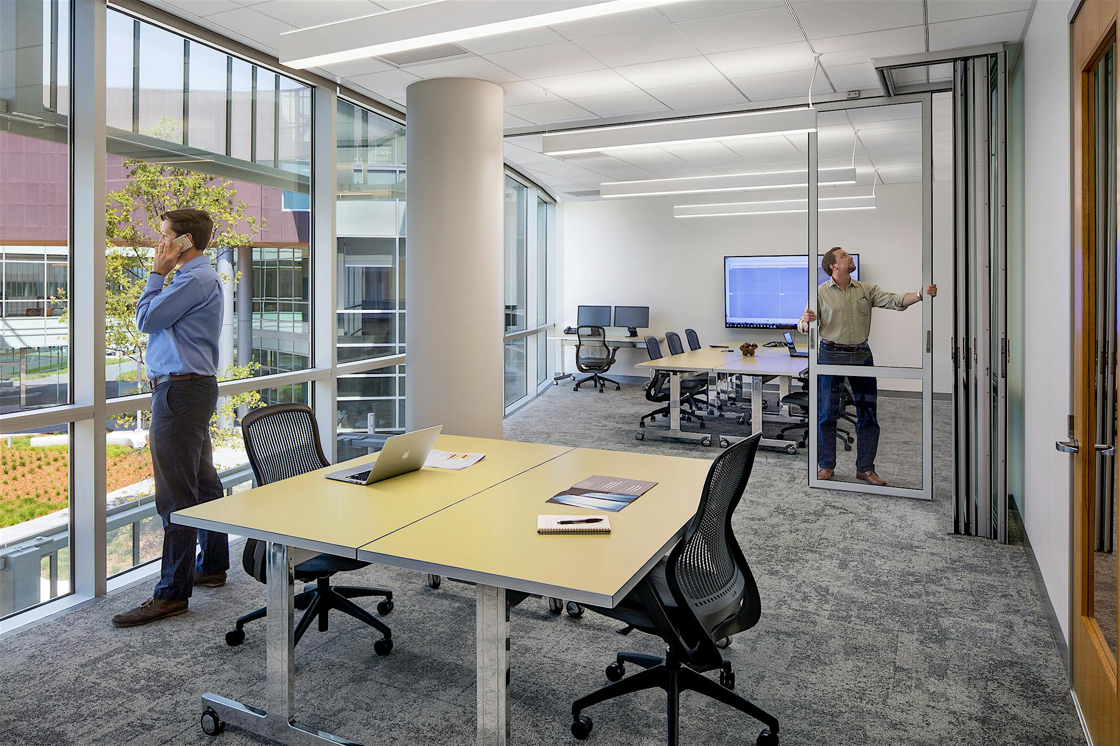 Operable Glass Partition Walls for Office Spaces