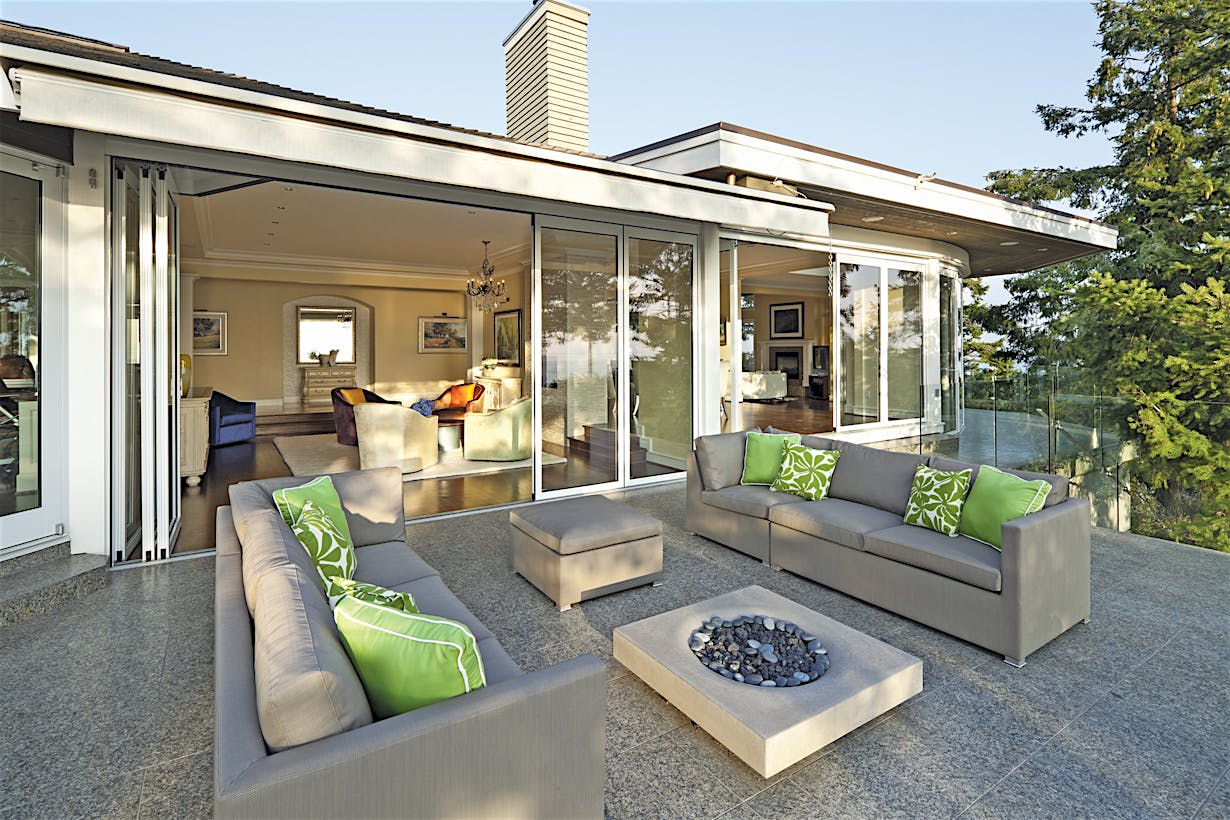 indoor/outdoor living with sliding glass door systems