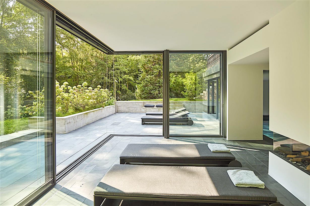 moveable glass doors