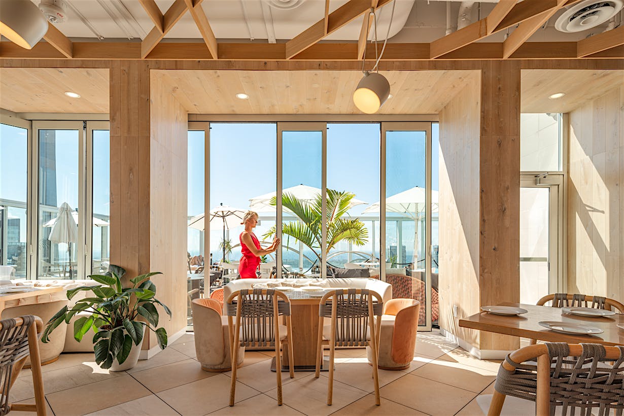 commercial glass walls in rooftop bar