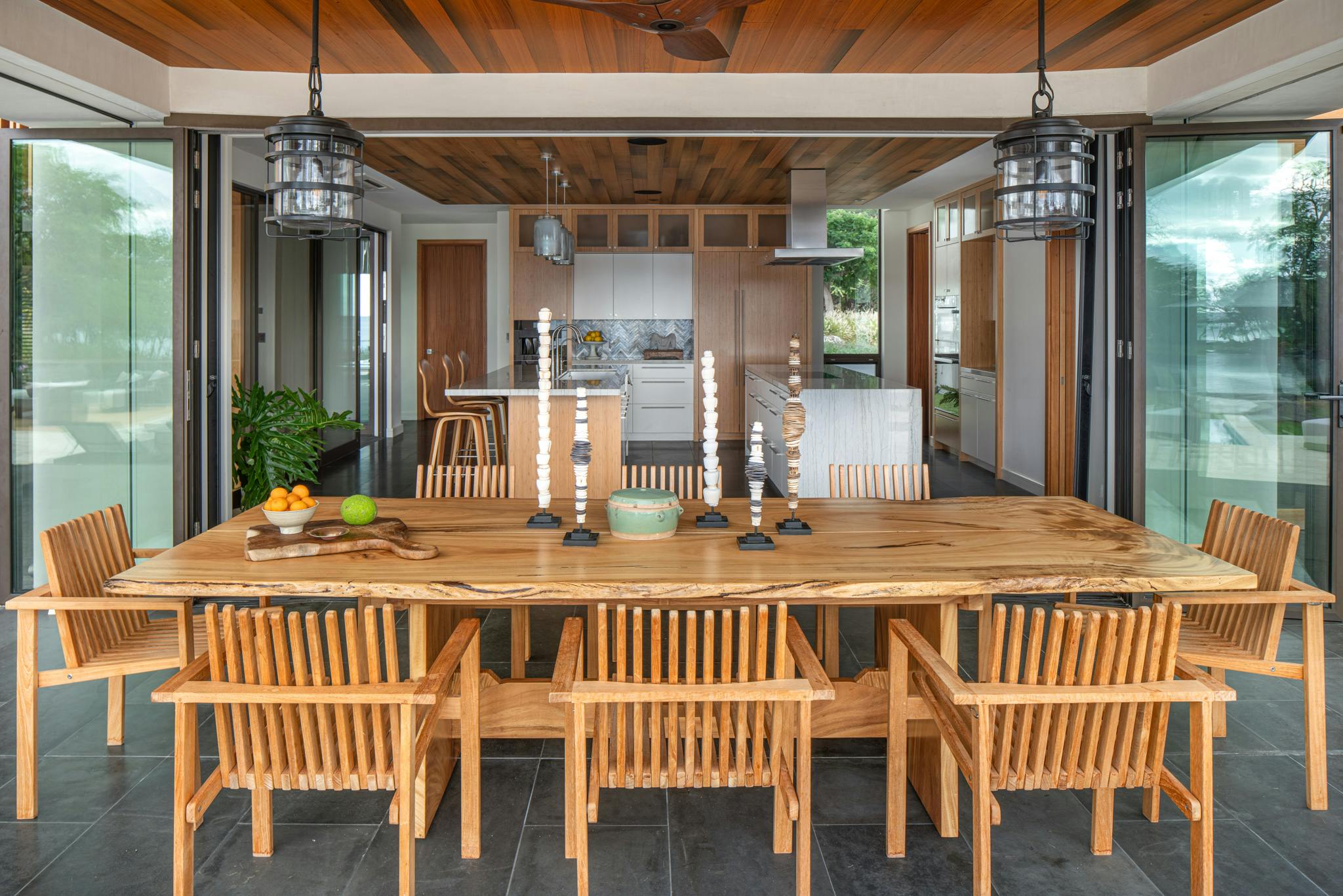 inddor/outdoor dining with NanaWall FoldFlat residential glass walls