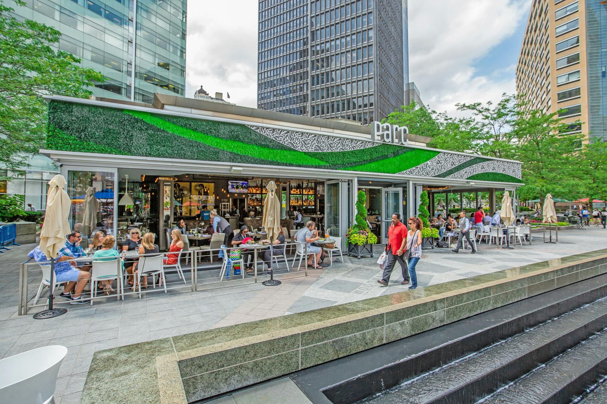 NanaWall commercial operable glass walls in restaurant design