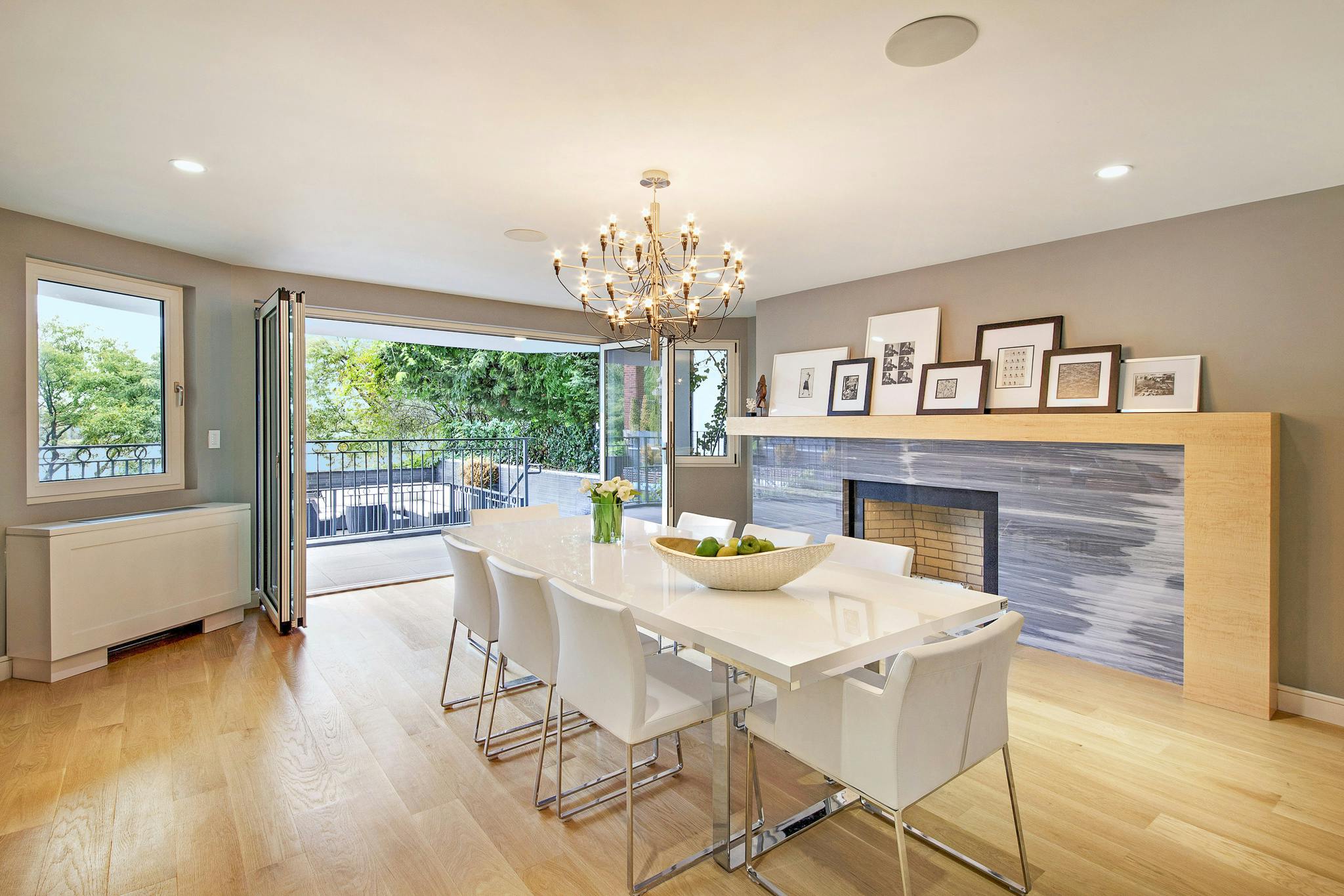 NanaWall moveable glass doors in dining room