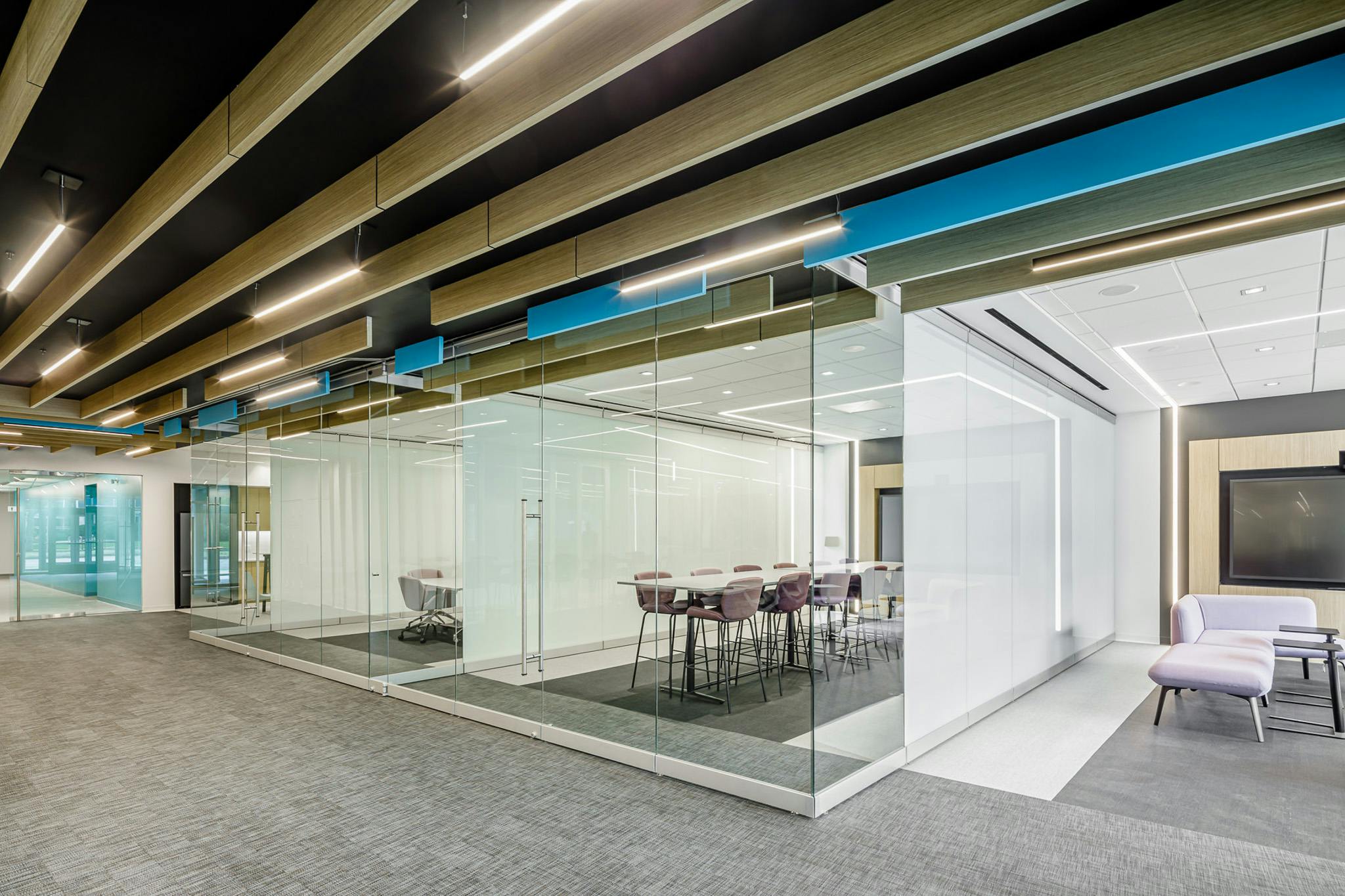 Modern Office Interior Glass Design