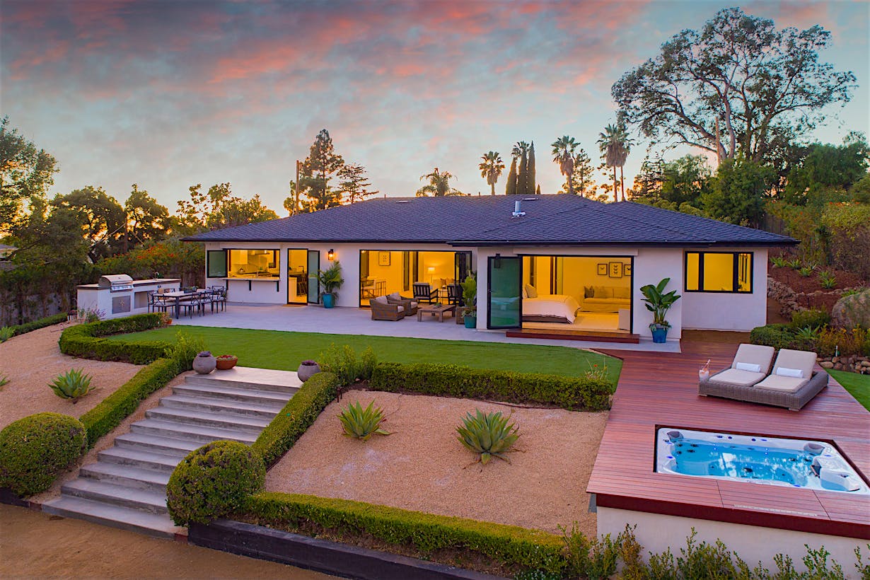 ranch home moveable glass walls