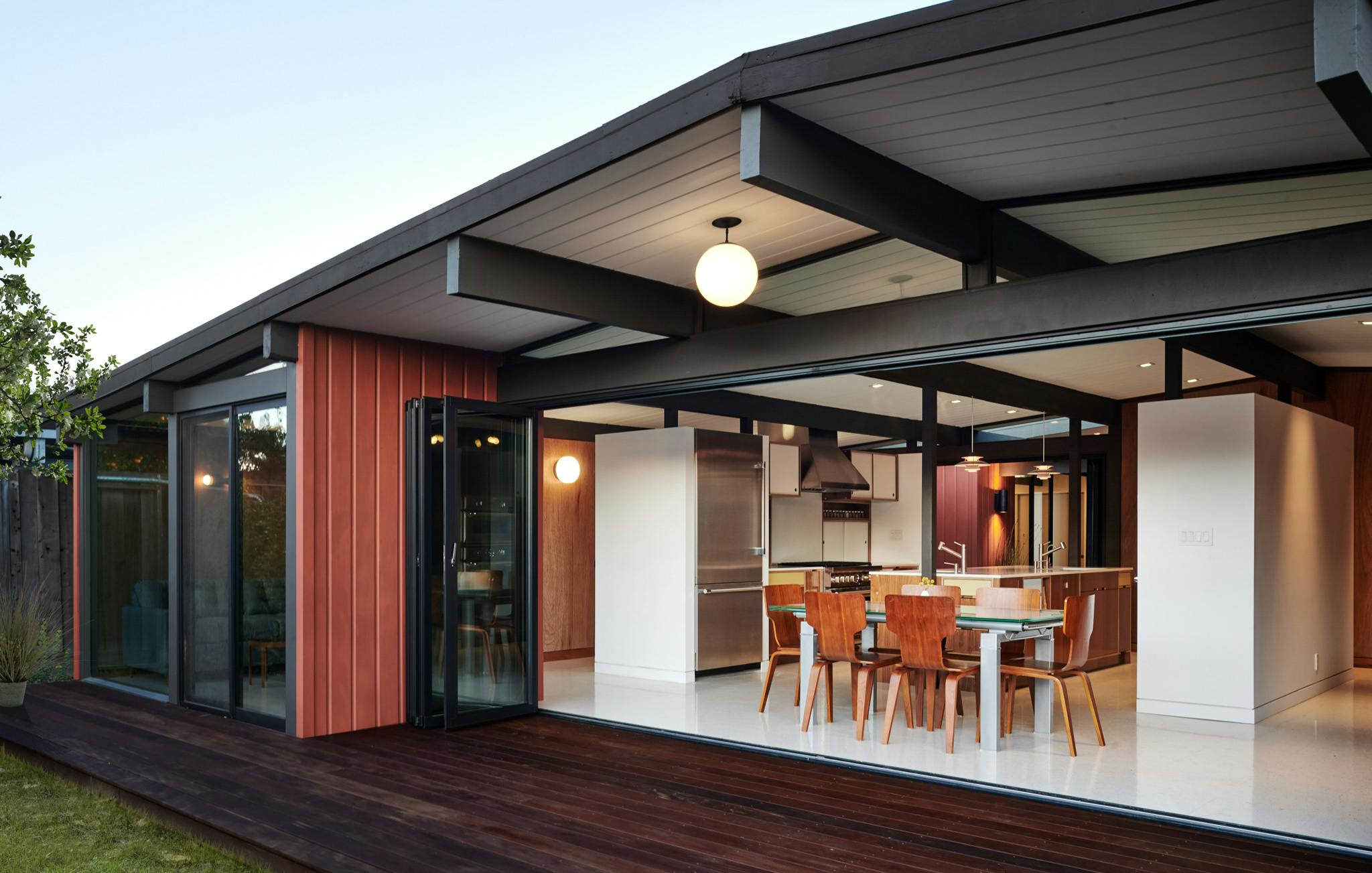 Eichler home with moveable glass walls