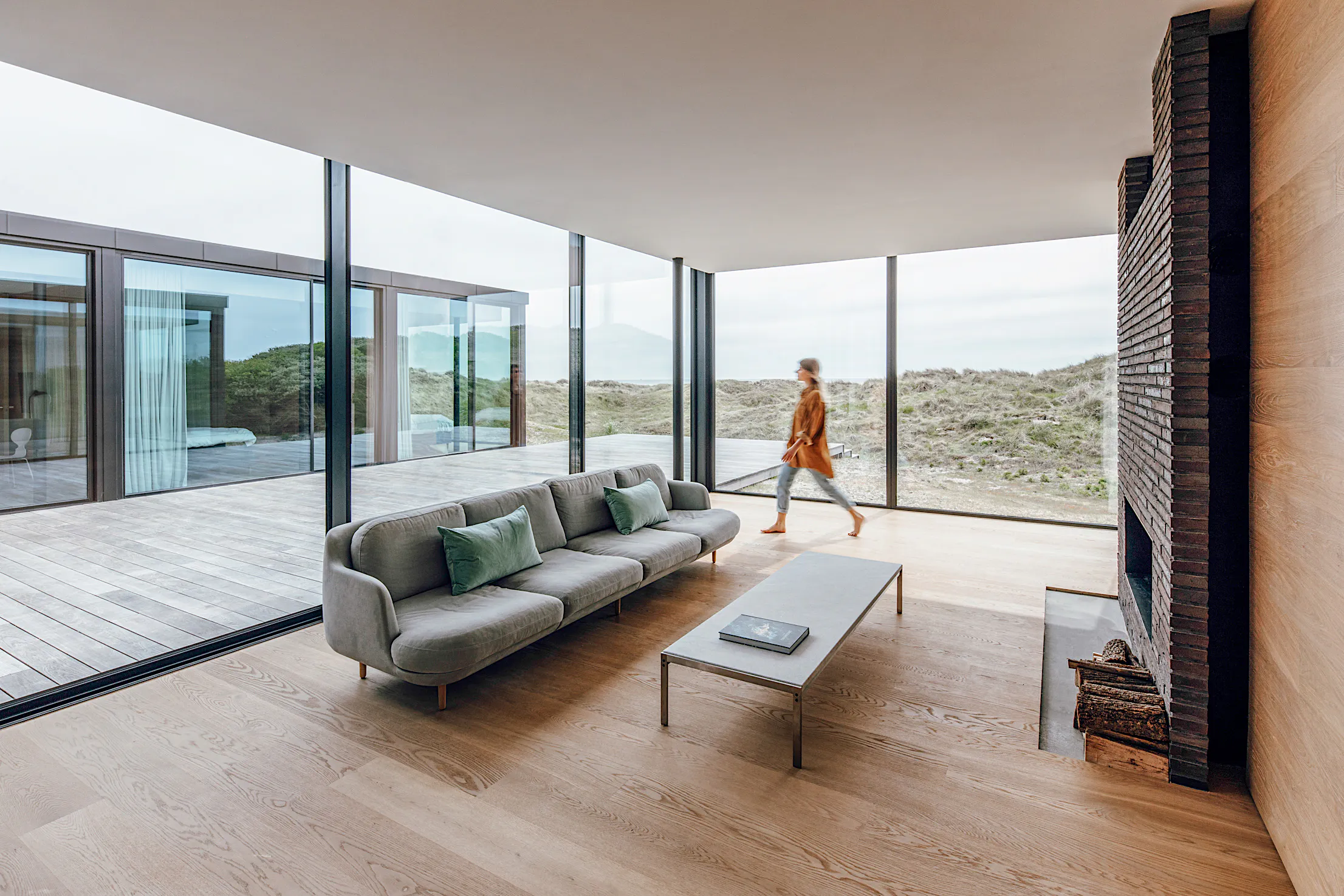 Explore the Transformative Nature of Floor-to-Ceiling Glass Walls