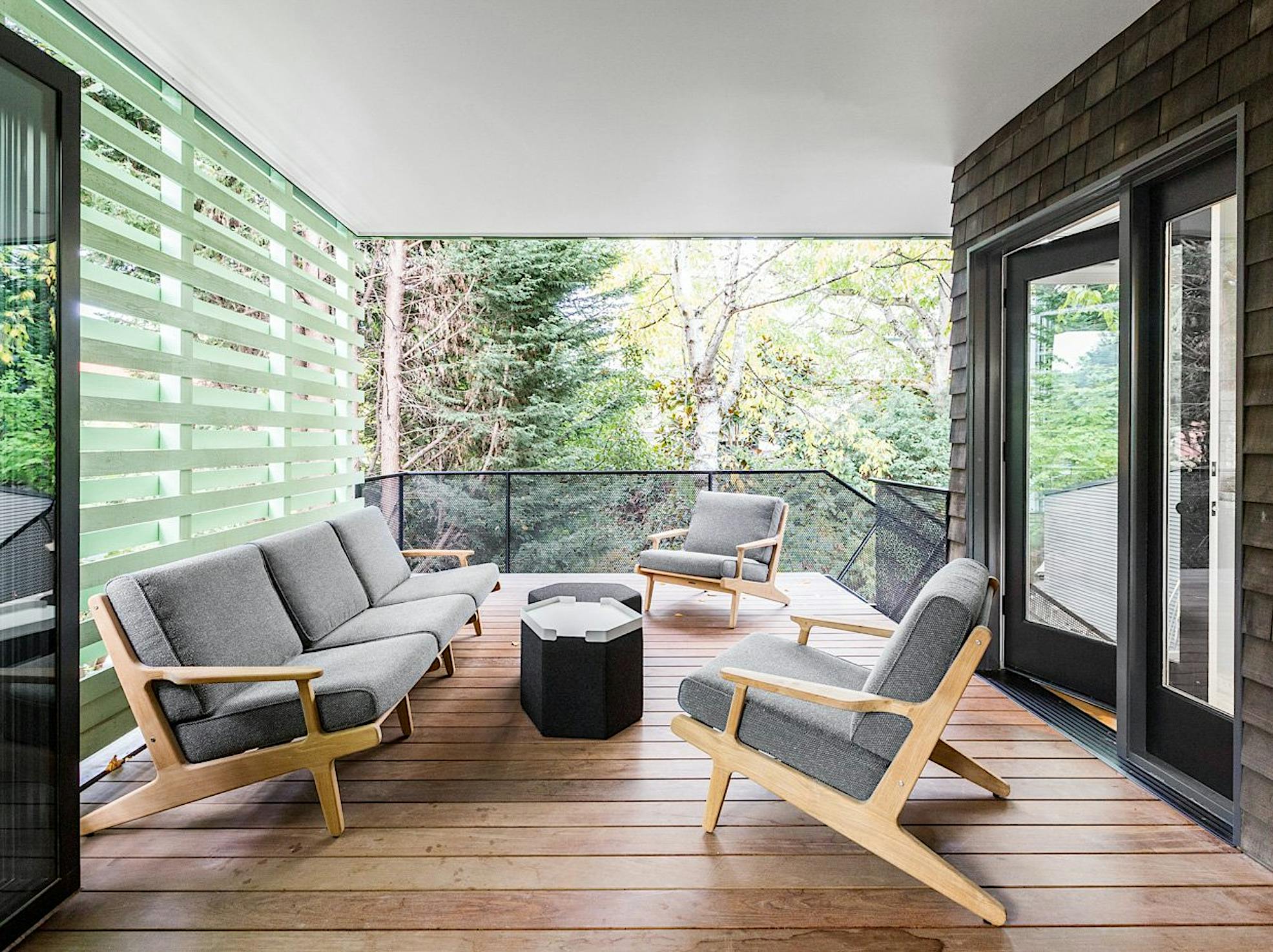 bifold doors to covered patio