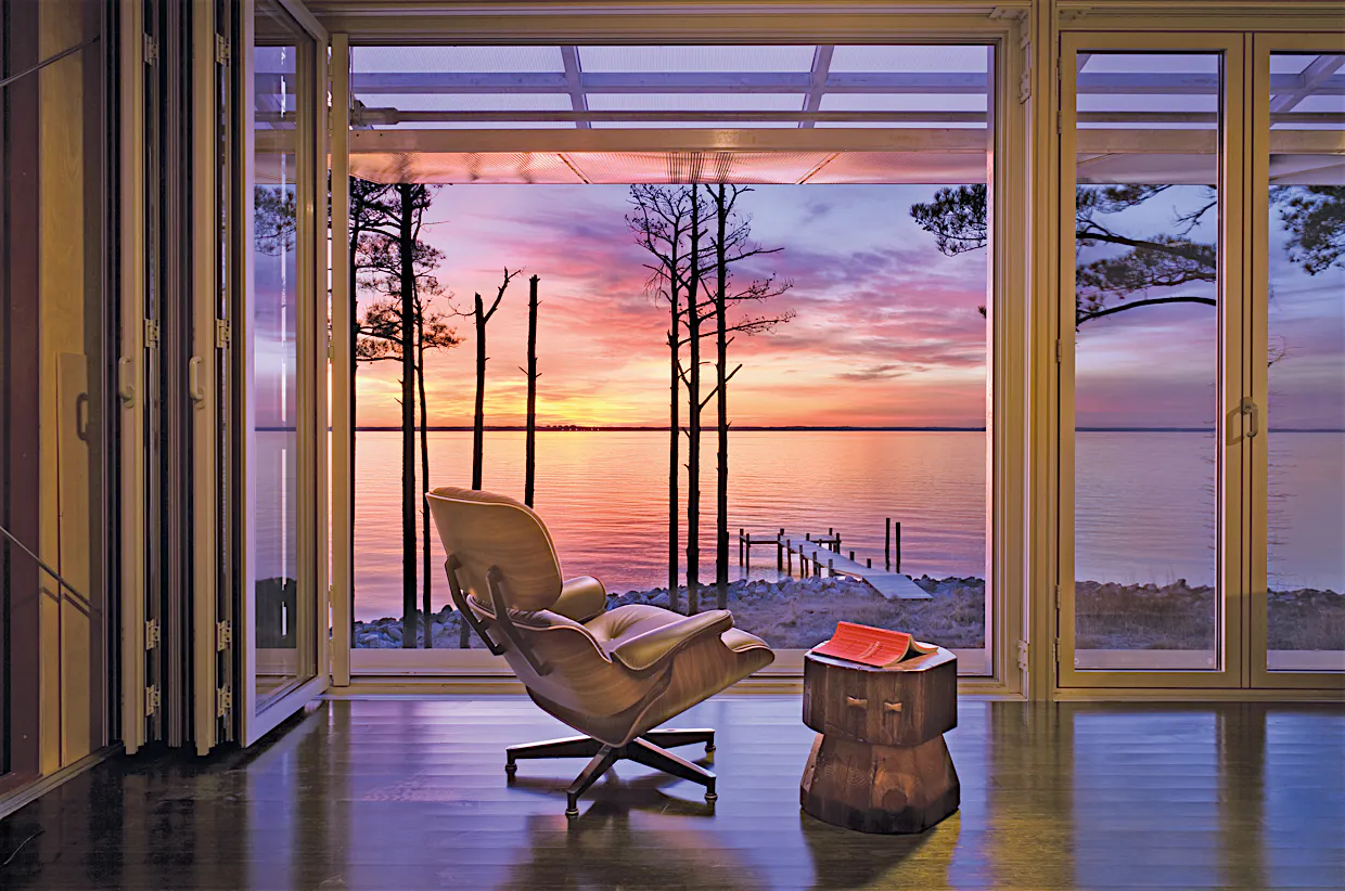 7 Striking Landscapes Through the Lens of Retractable Glass Doors