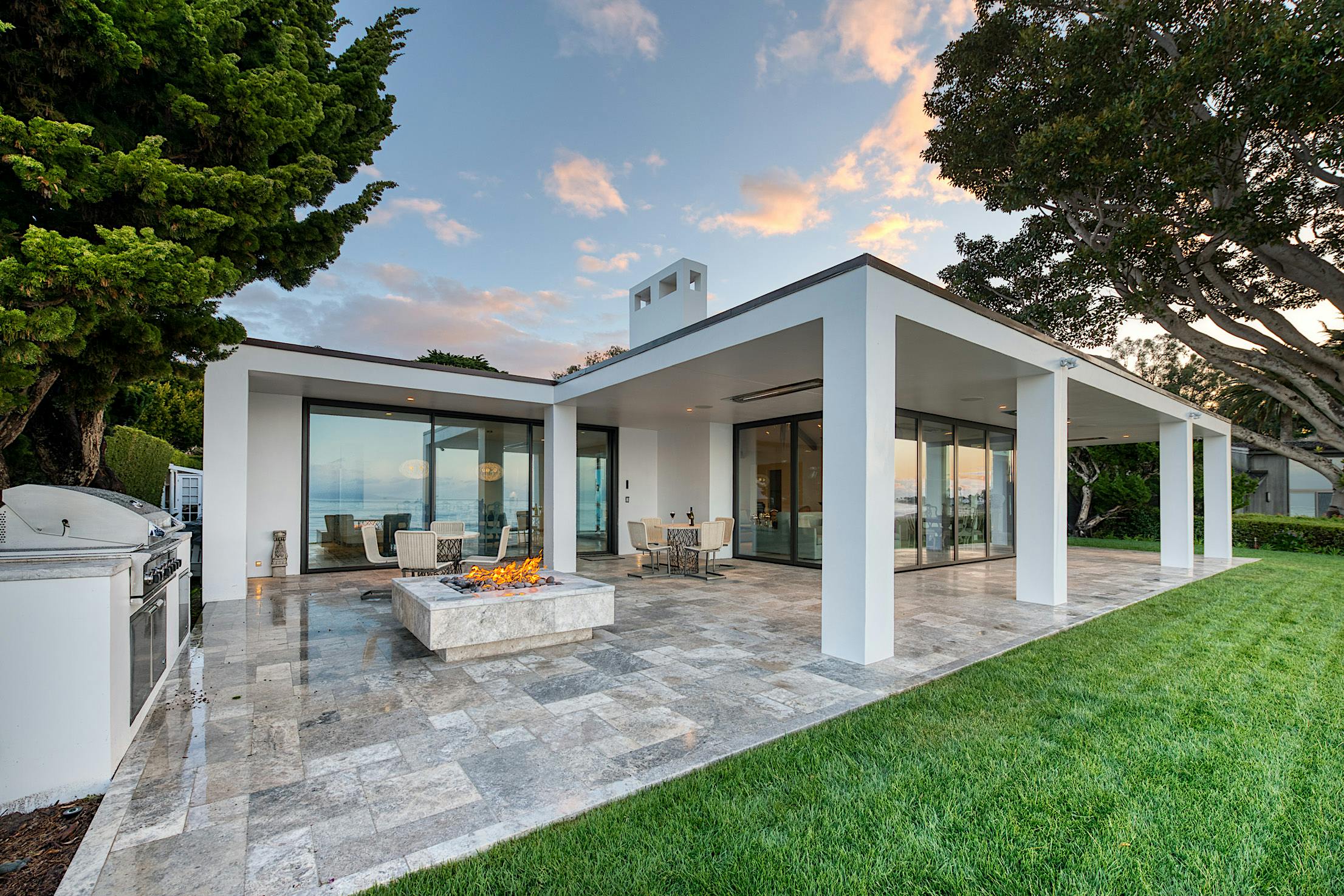 folding and sliding glass walls