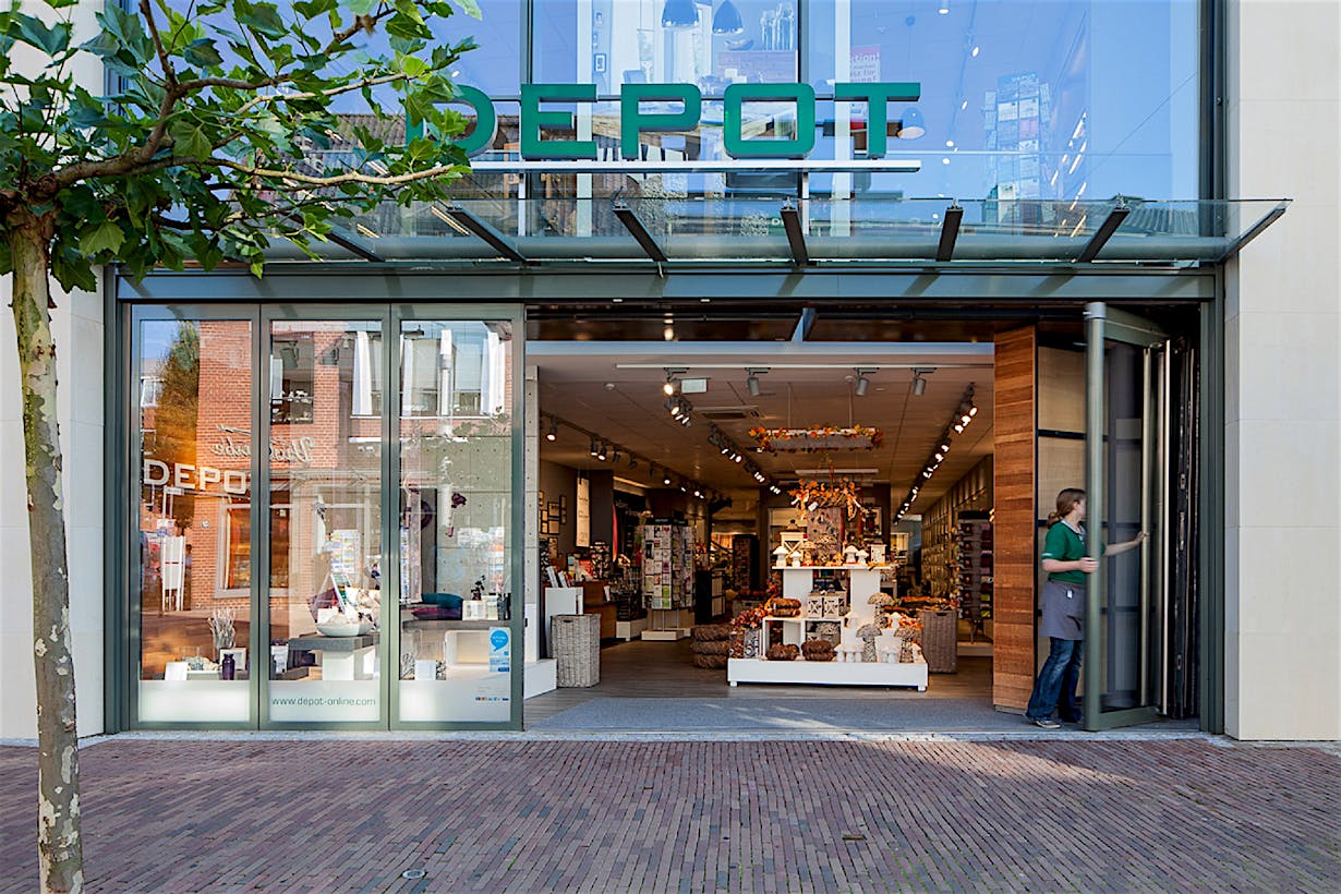 commercial glass wall storefront