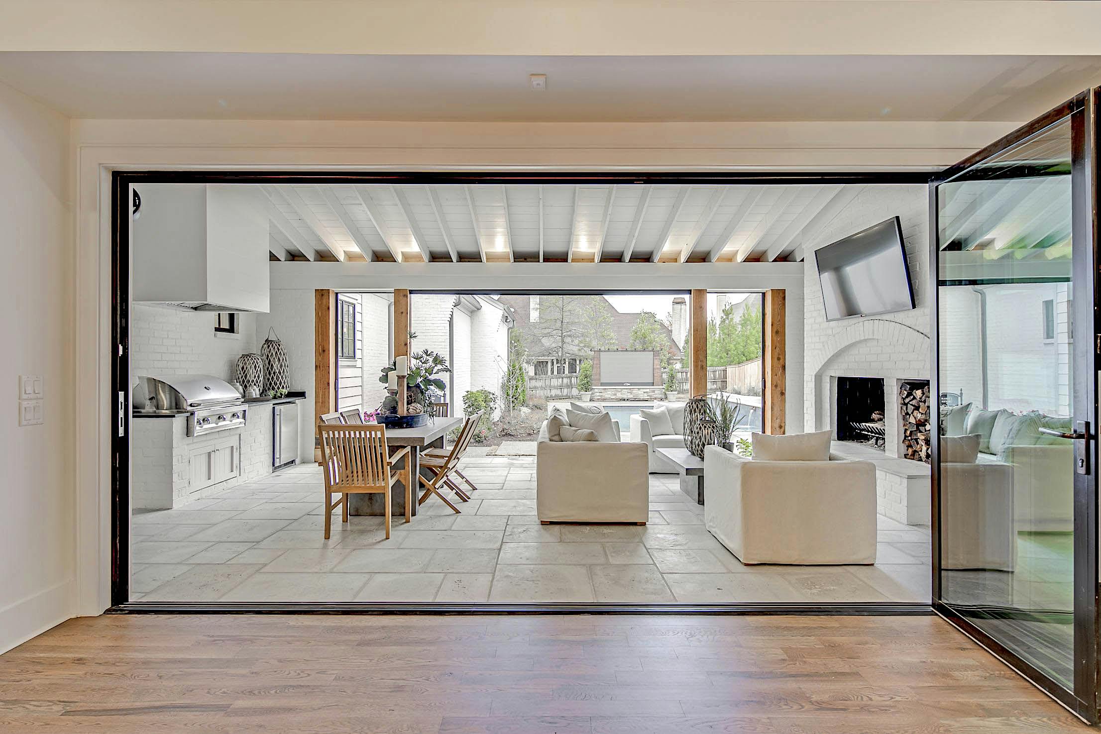 indoor outdoor living California Room