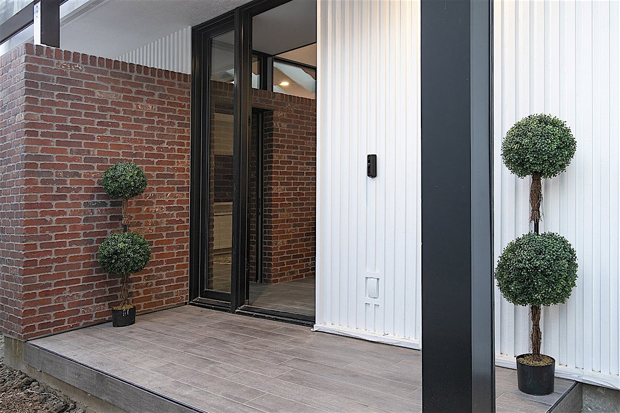 ADU with NanaWall folding doors