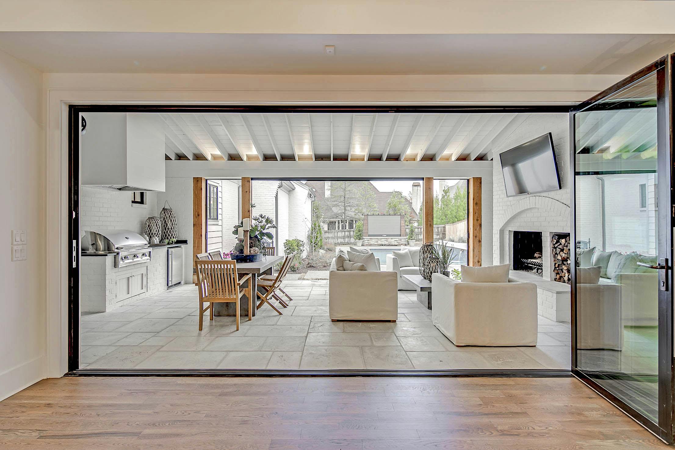 California Roon design trend with retractable walls