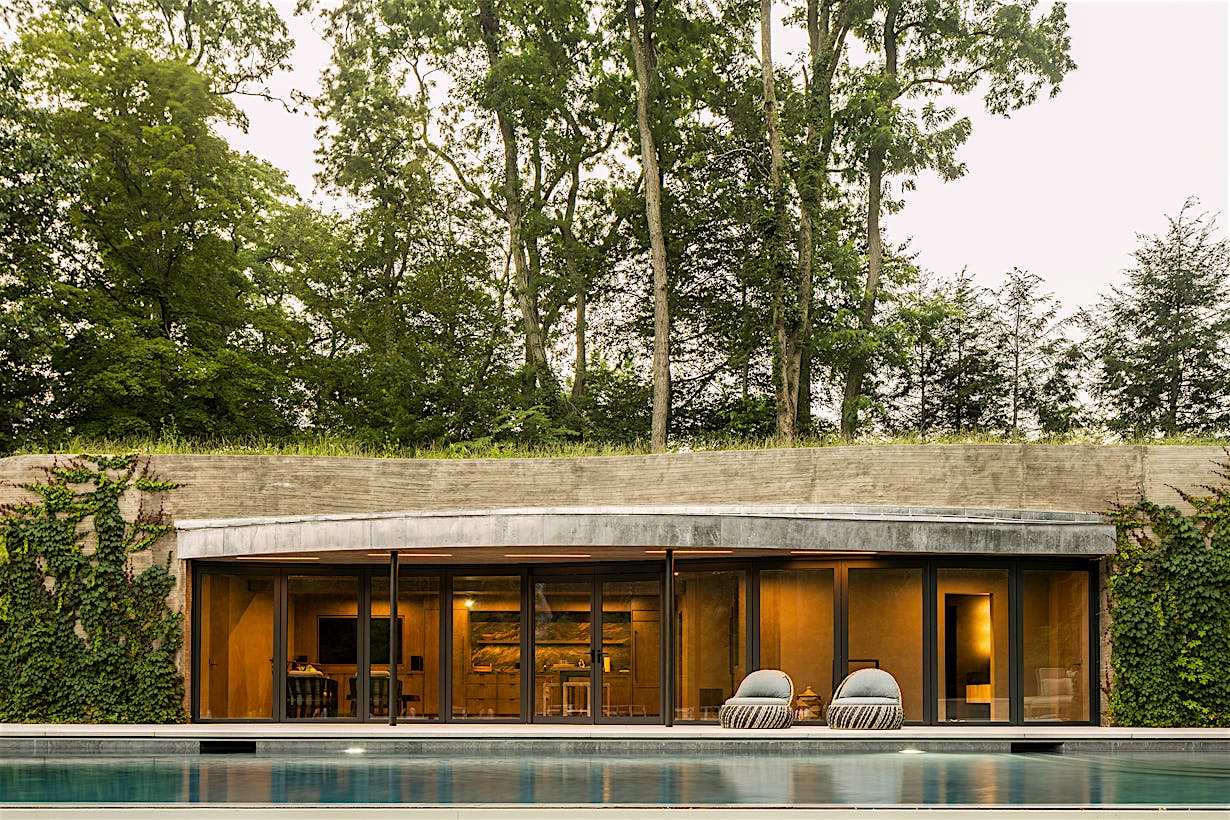 unique ppol house residential glass wall design