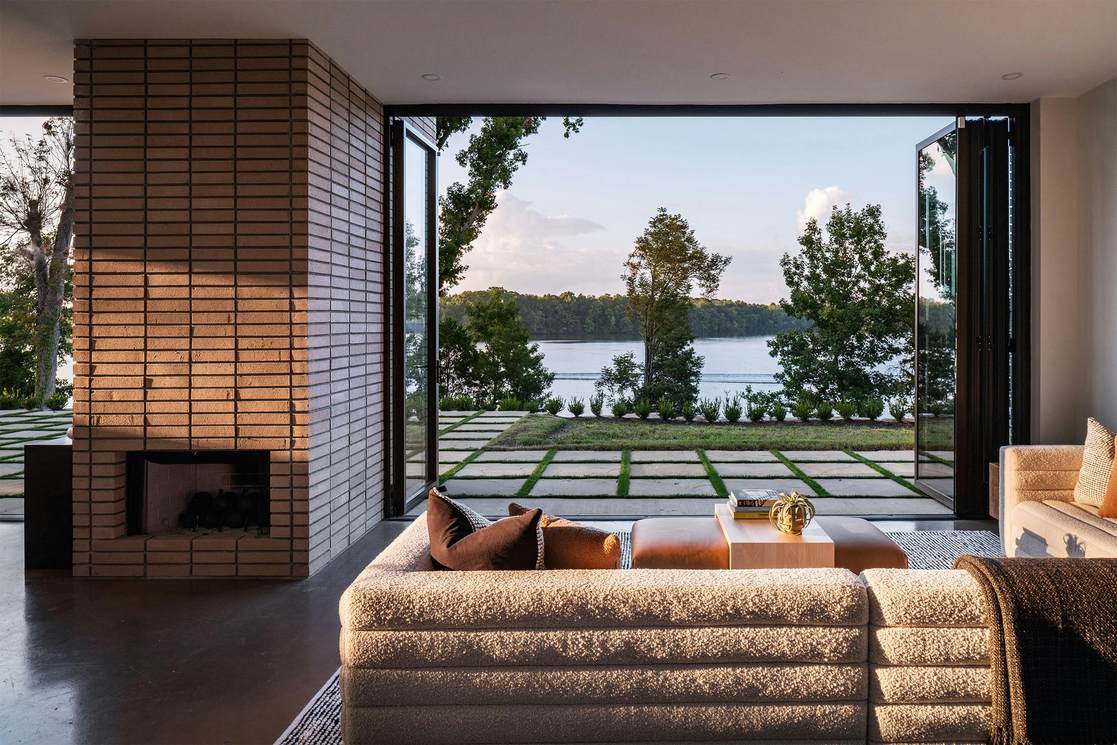 Generation 4 residential glass wall systems at lakefront