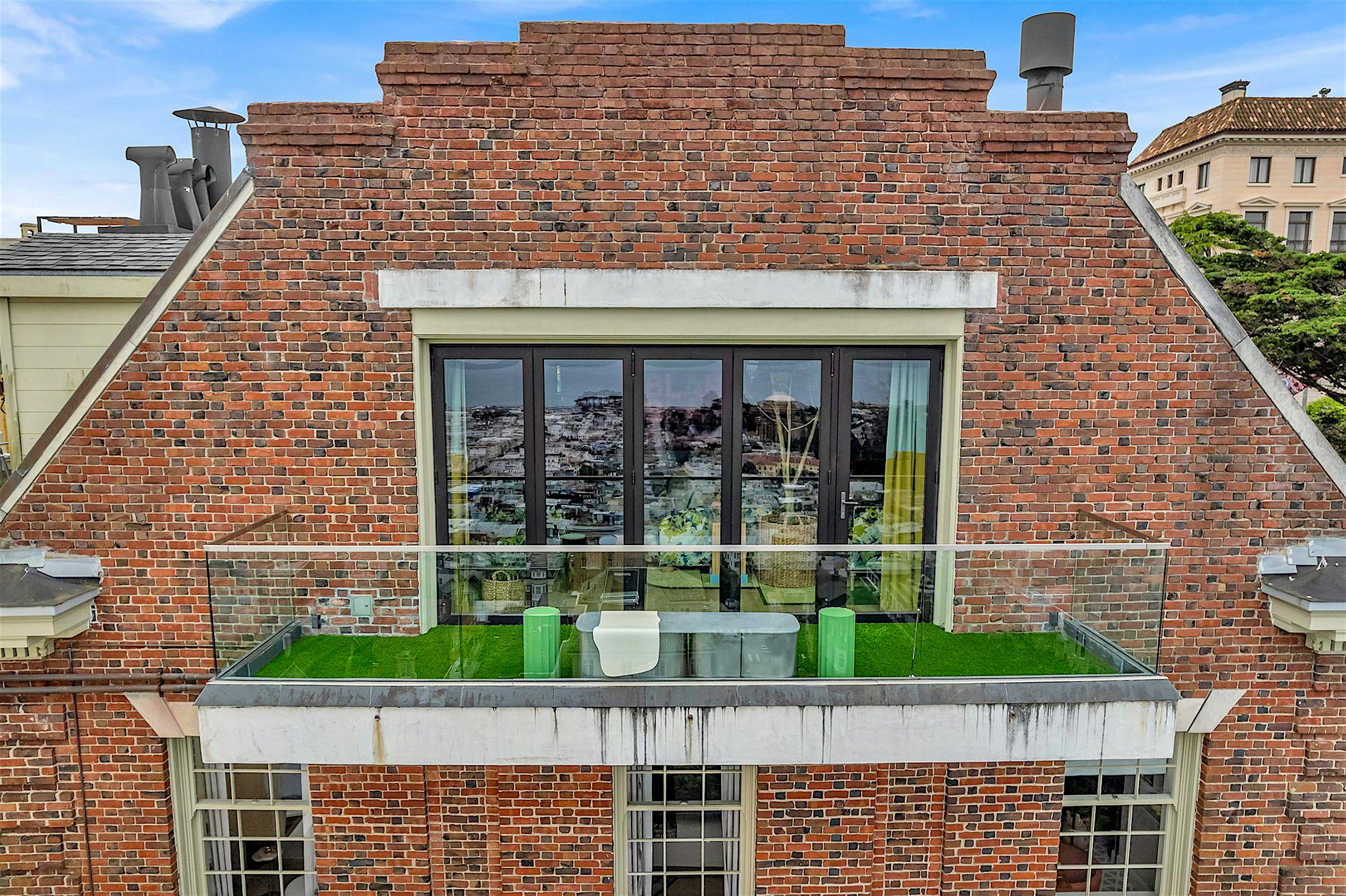 NanaWall aluminum clad folding glass wall in historic home