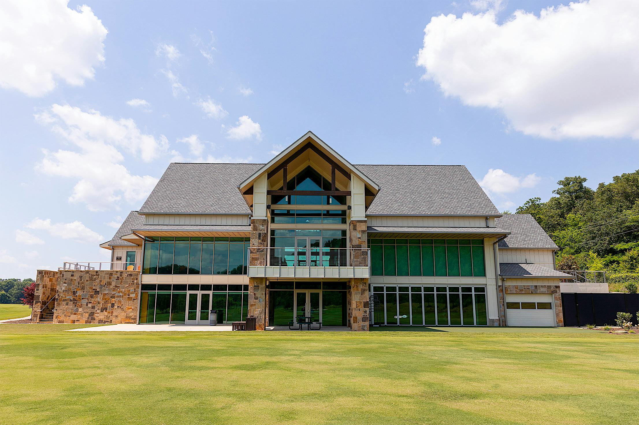 University of Tennessee with NanaWall single track sliding glass walls