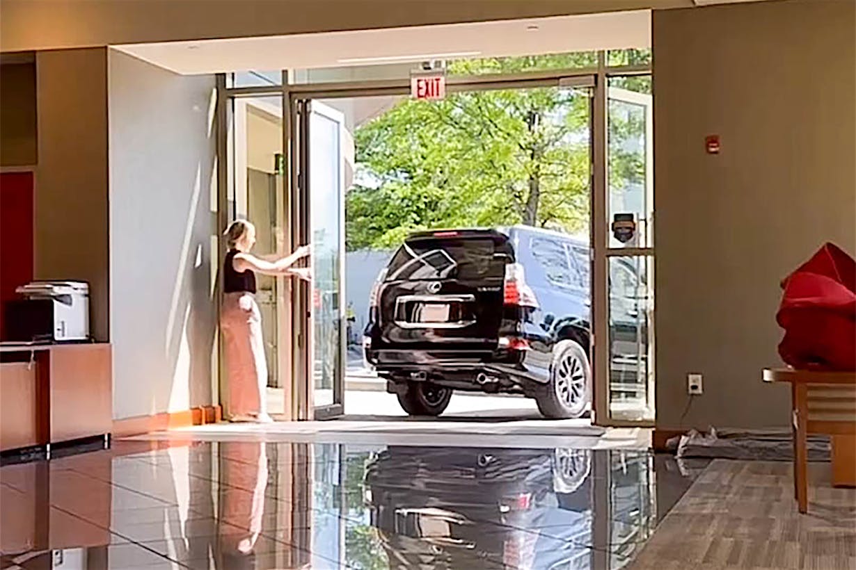 Car rotation with commercial opening glass door