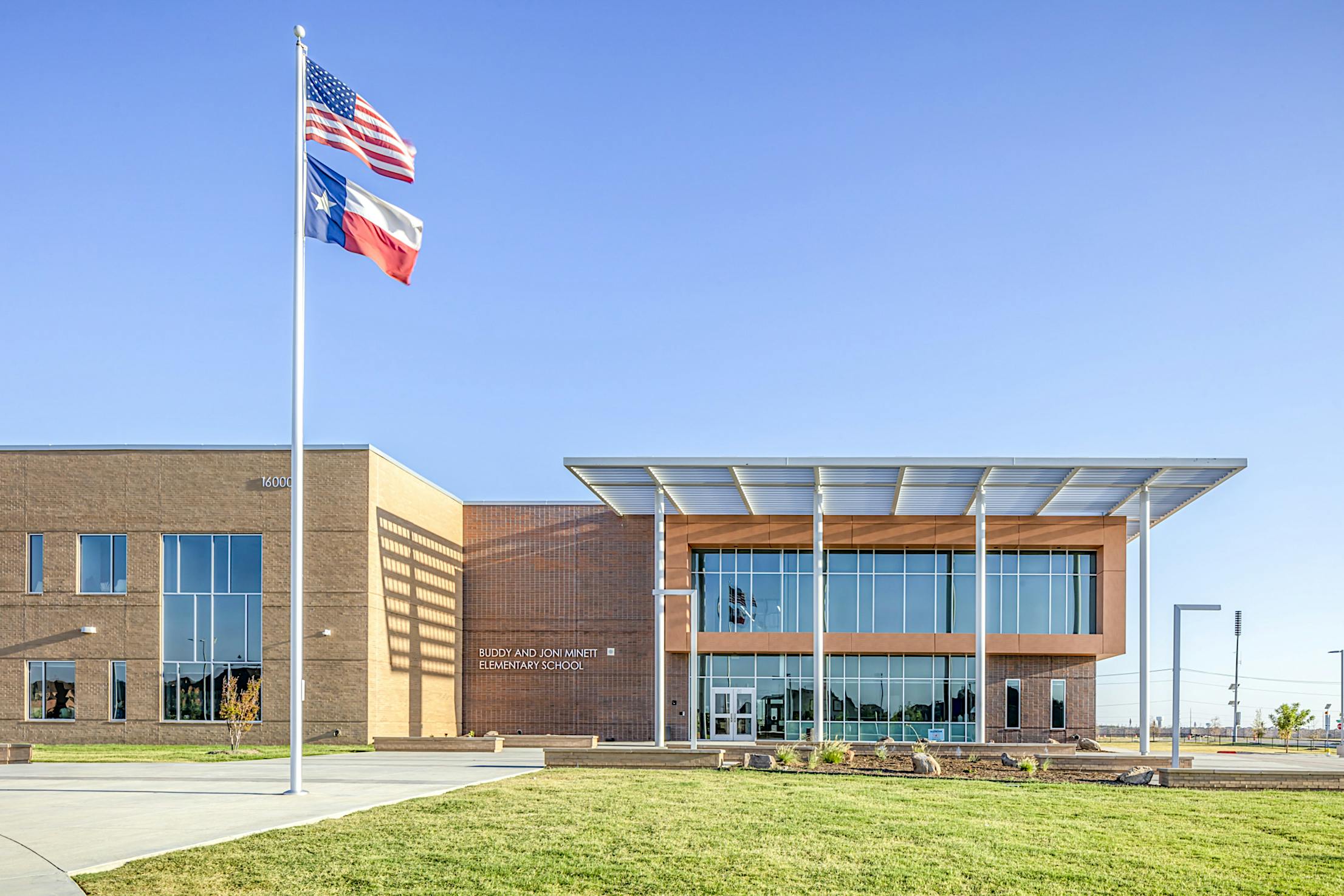 folding glass doors Minett Elementary