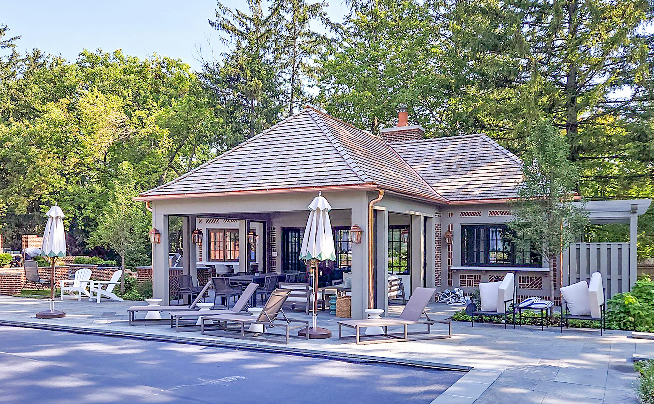 opening glass doors and windows in pool house design