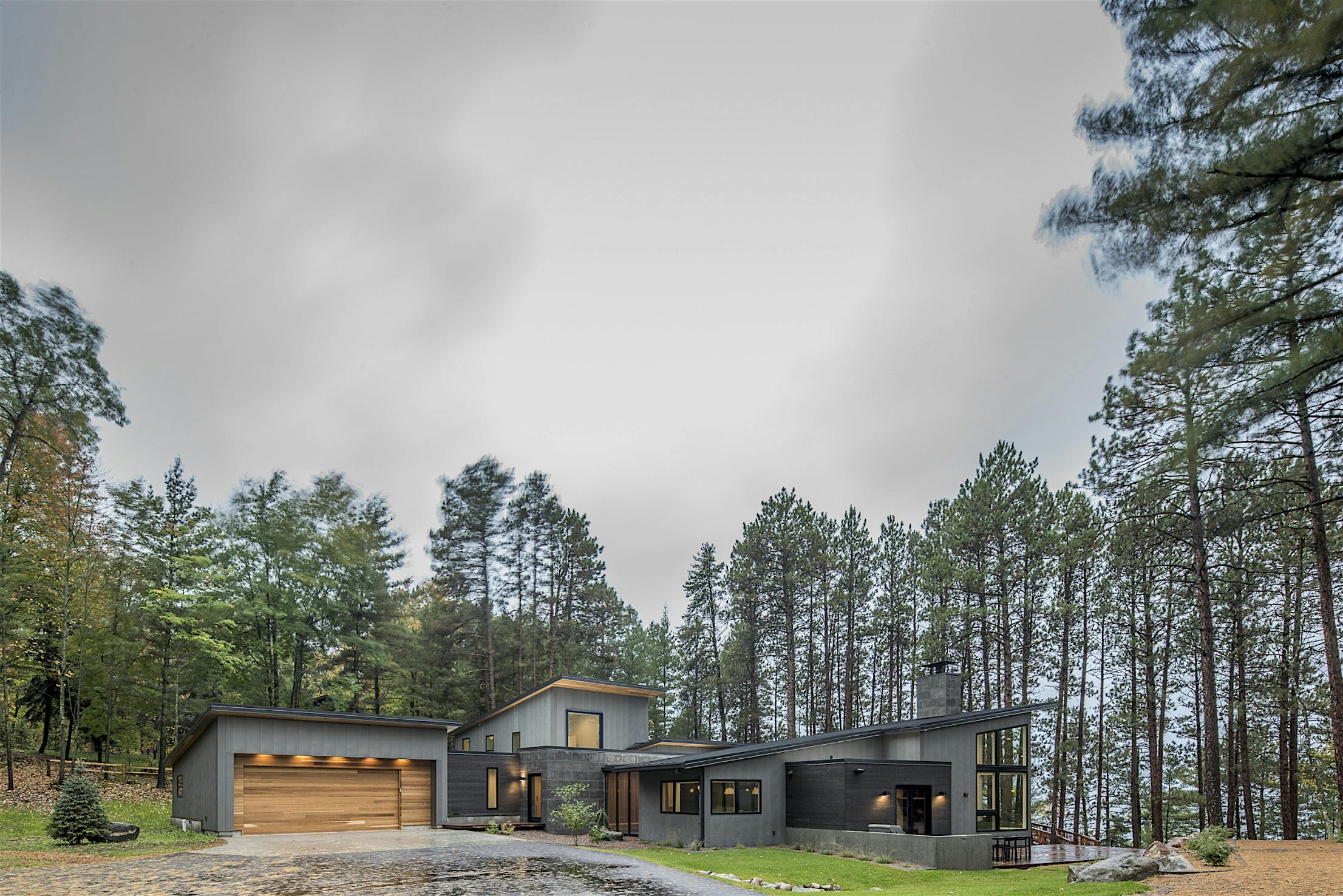 lakeside vacation home with 3-season porch design