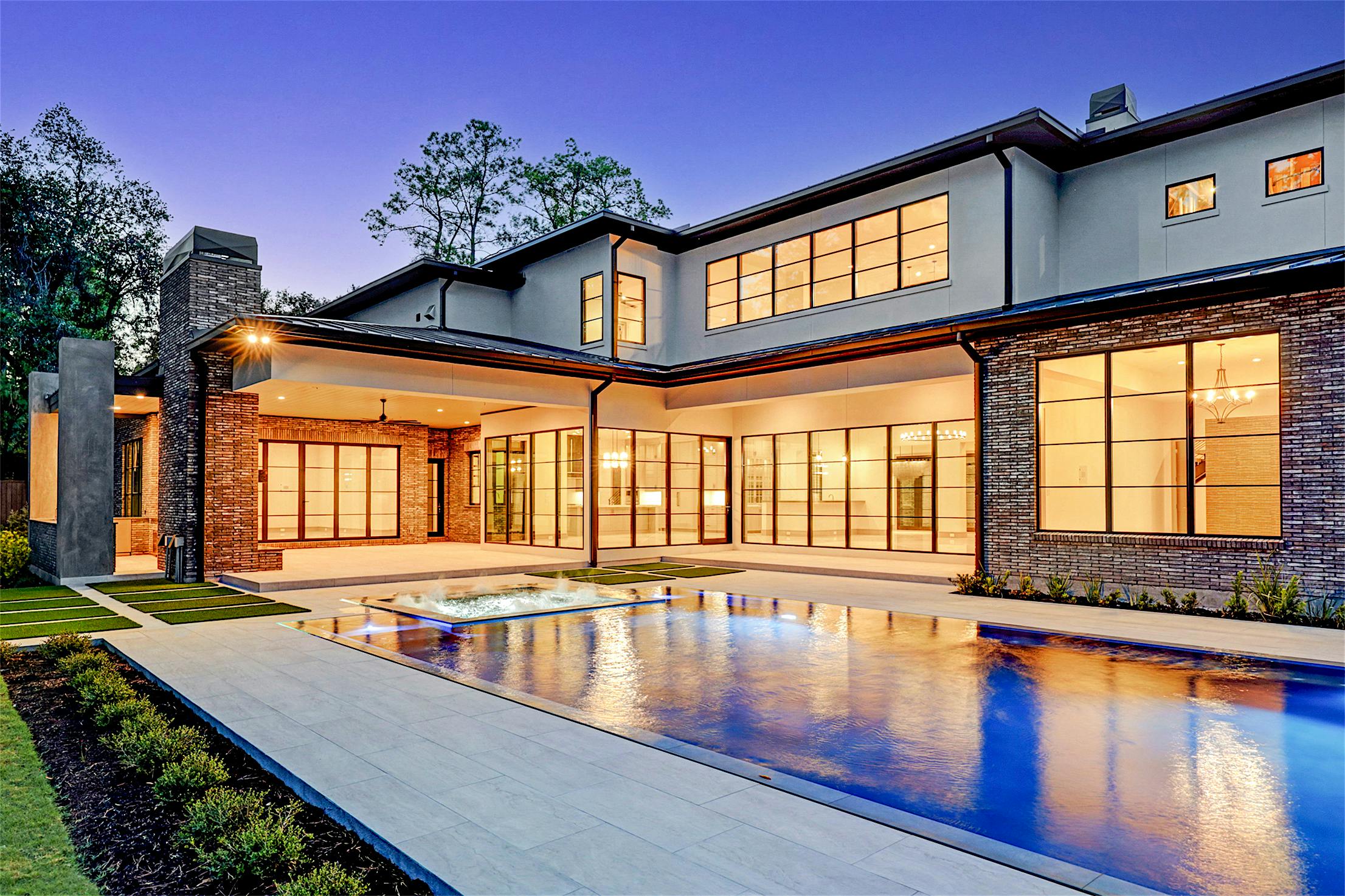 Metropolitan Custom Homes with NanaWall residential folding glass doors