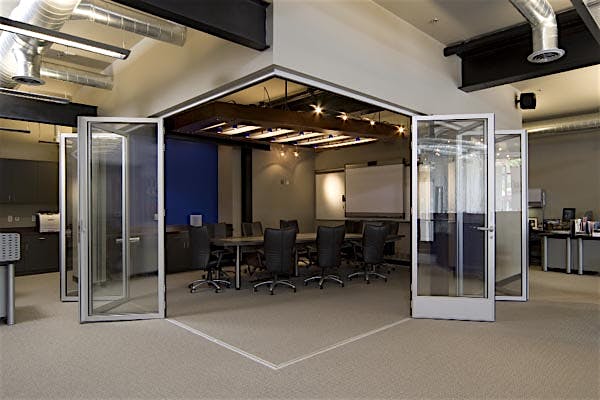 Operable-Glass-Walls-for-Conference-Room-Privacy