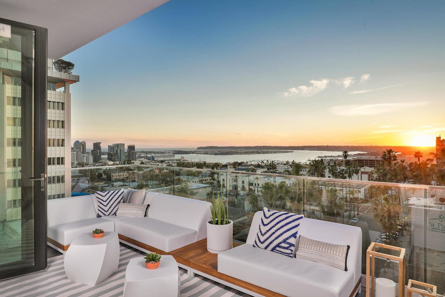san-diego-view-from-multi-family-mid-rise-balcony-with-nanawall
