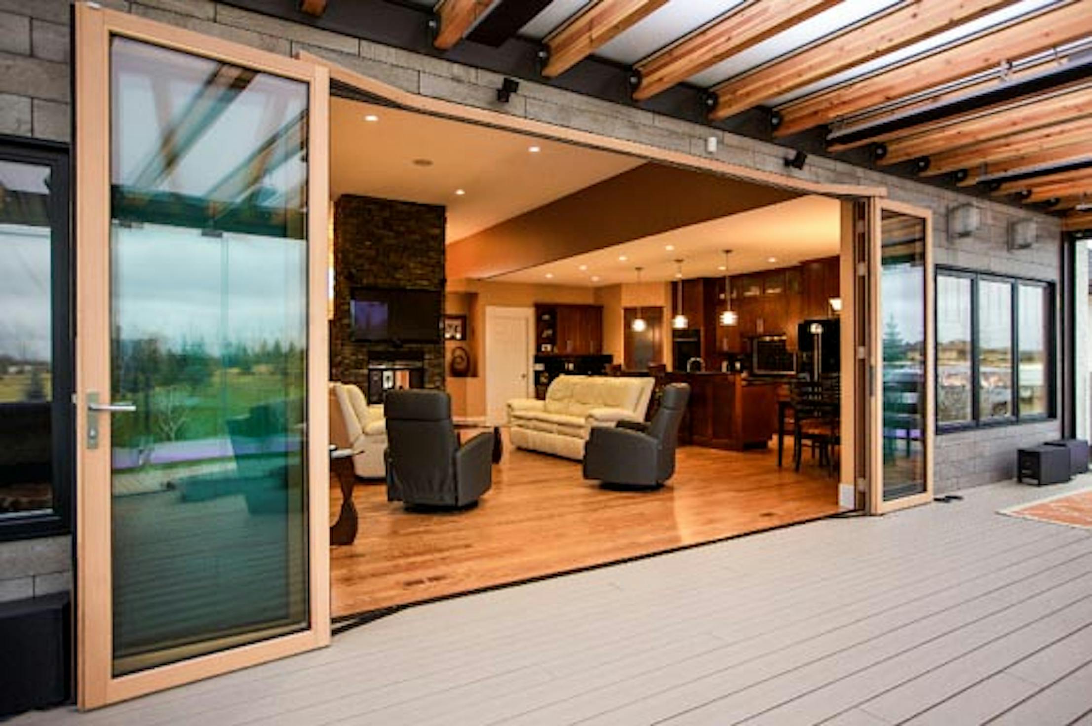 Folding-Glass-Wall-Systems-for-Living-Rooms