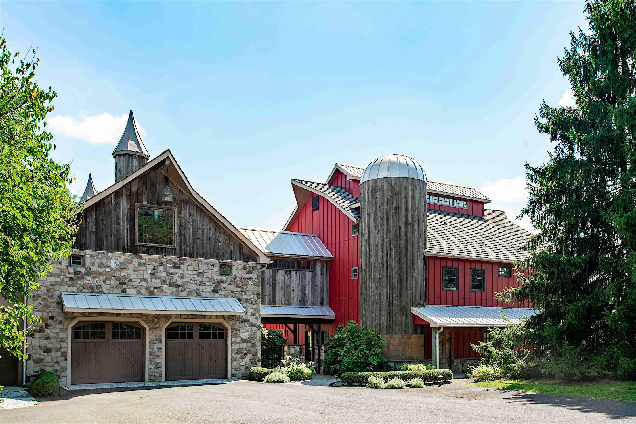 Pennsylvania-barn-converted-into-luxury-home