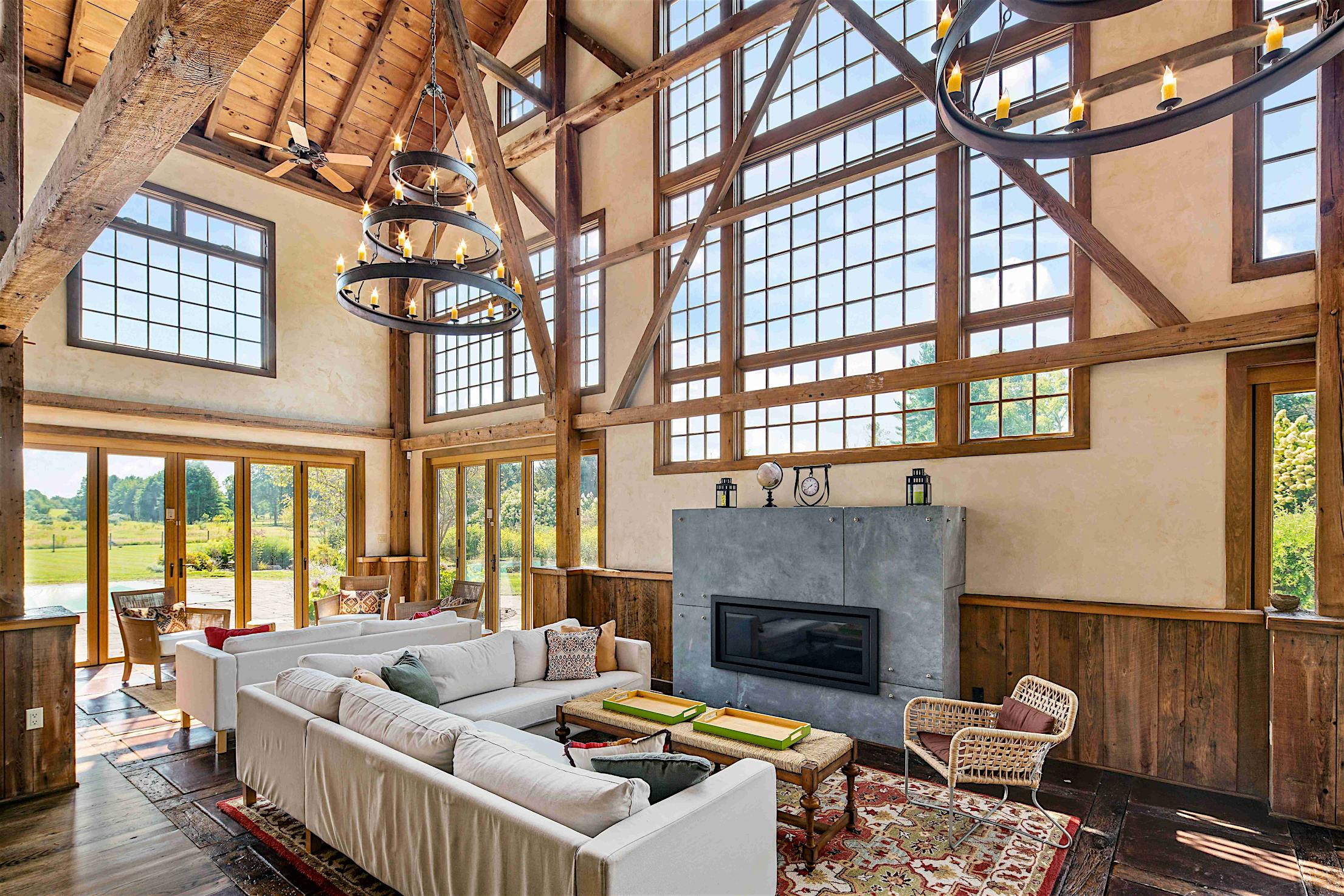 modern-rustic-barn-with-folding-glass-walls