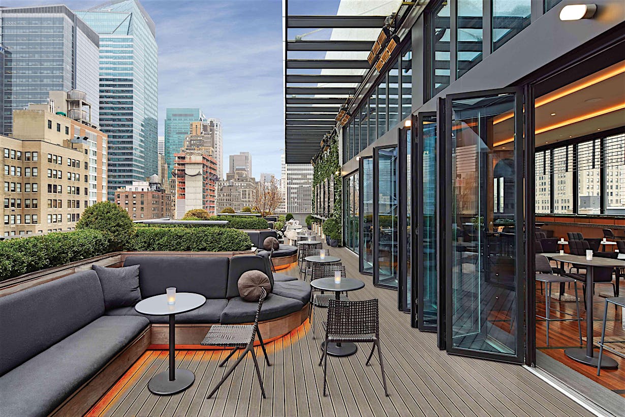 folding-glass-walls-on-rooftop-in-nyc