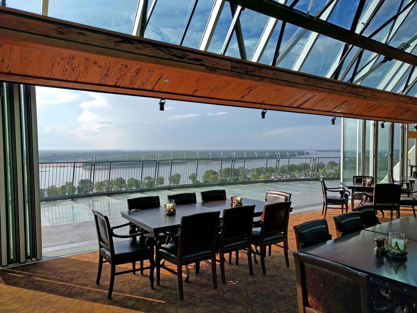 Looking-out-of-The-Lookout-from-a-table-at-the-Memphis-view