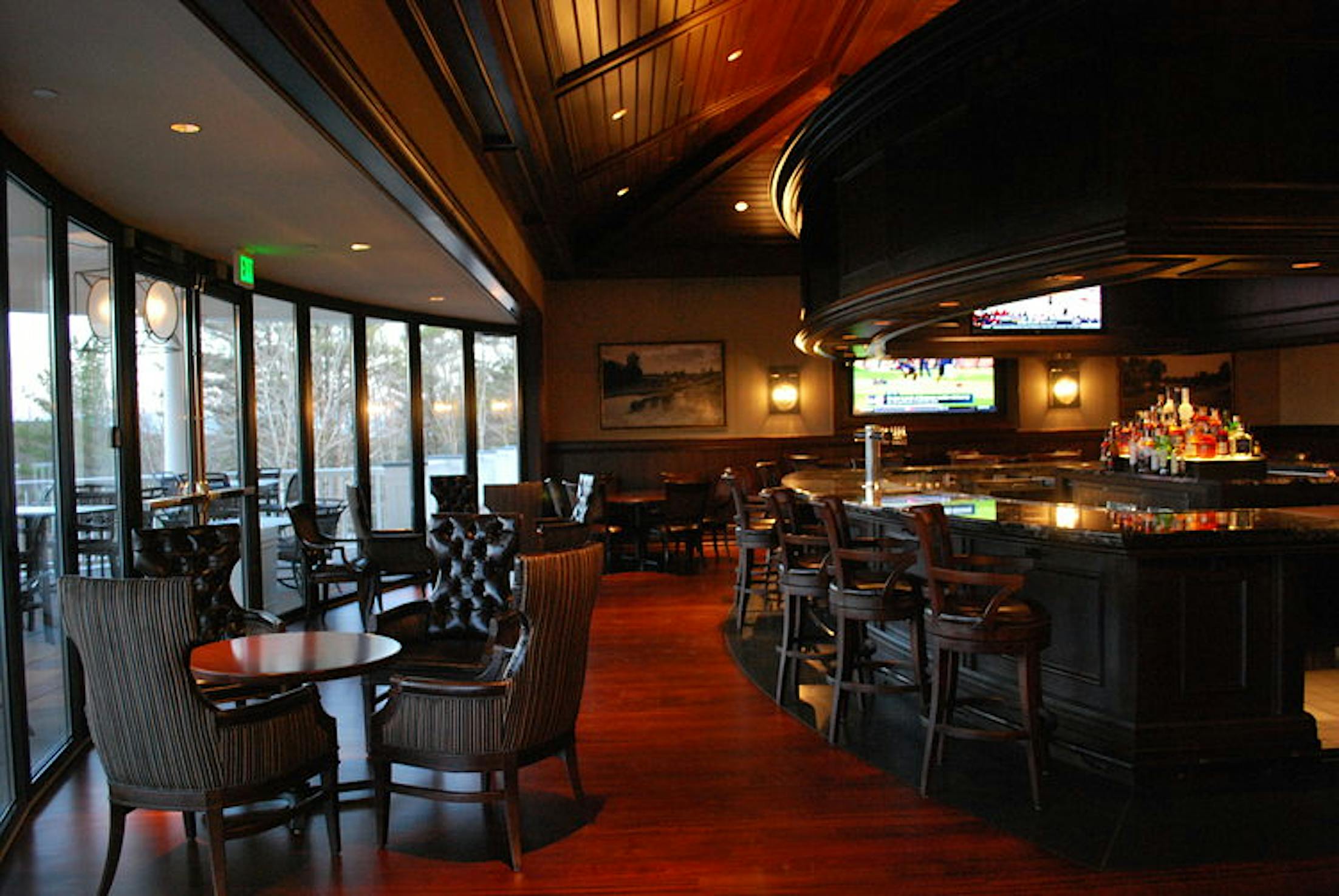 NanaWall segmented curve stacking glass door