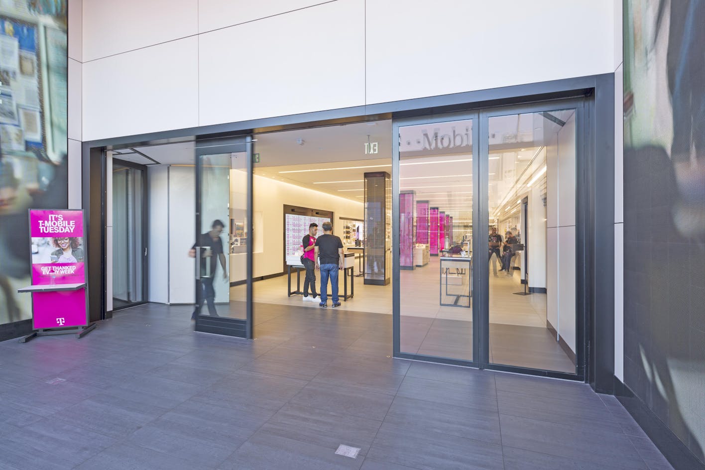HSW60 sliding glass wall for any retail or commercial environment