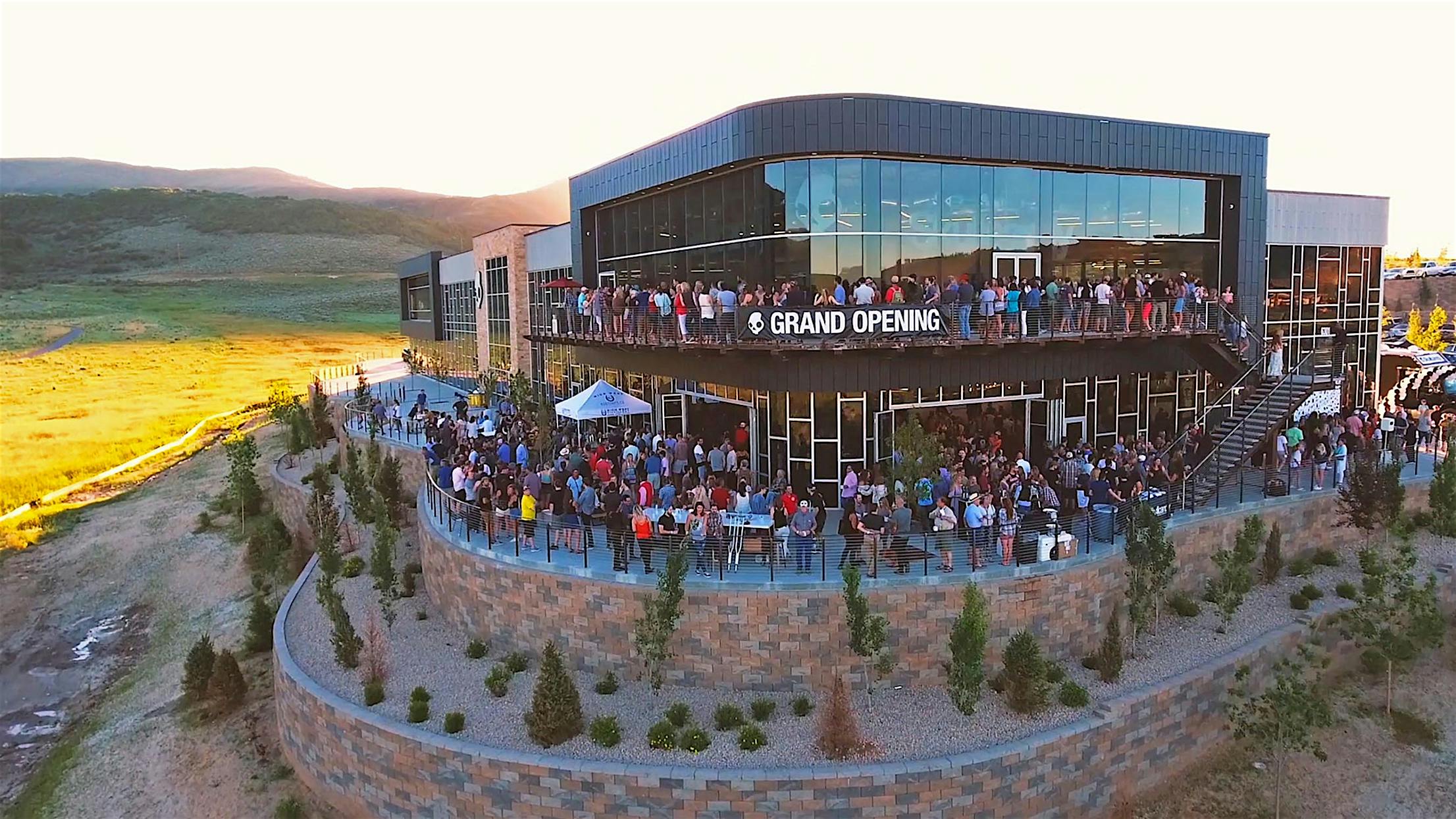 NanaWall commercial glass door