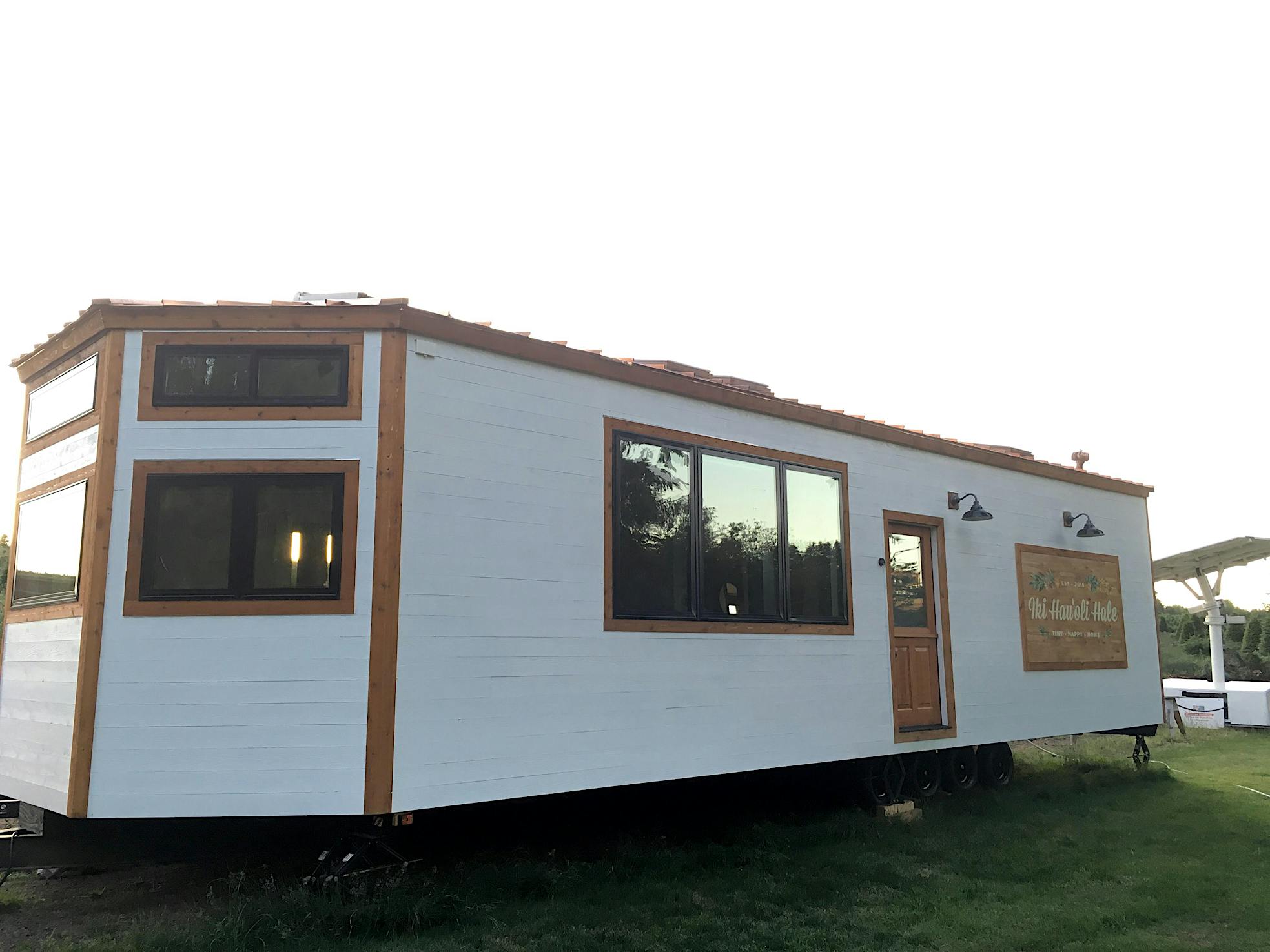 The exterior of Shawn and Shelly's tiny home in Maui