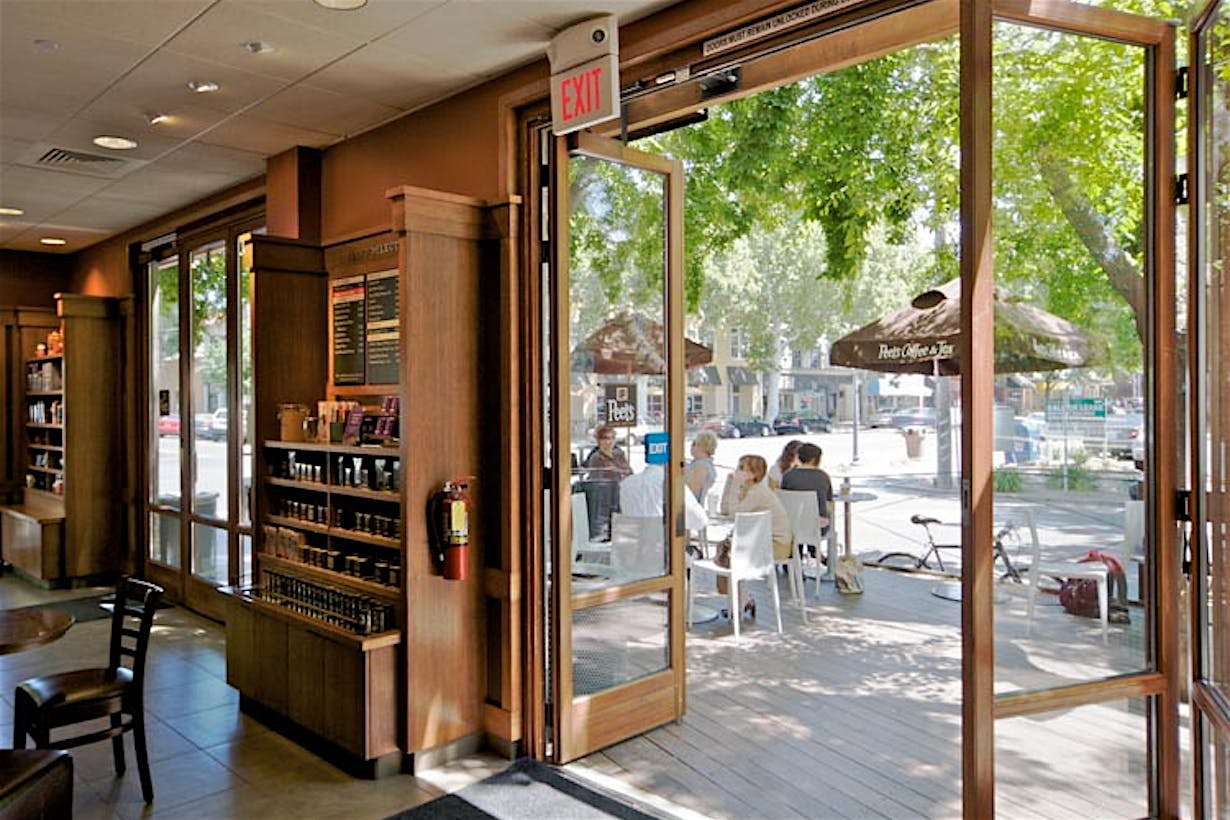 Alternative-to-the-traditional-commercial-glass-entry-door
