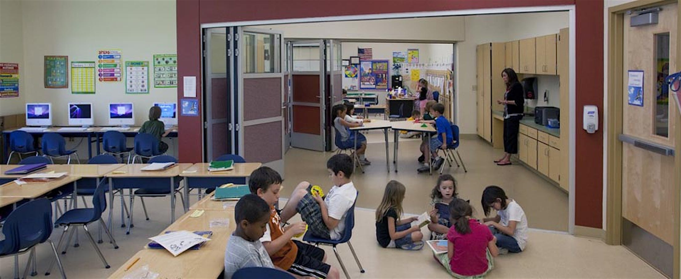 Using-Commercial-Folding-Doors-to-Create-Multiple-Purpose-Rooms-in-Schools