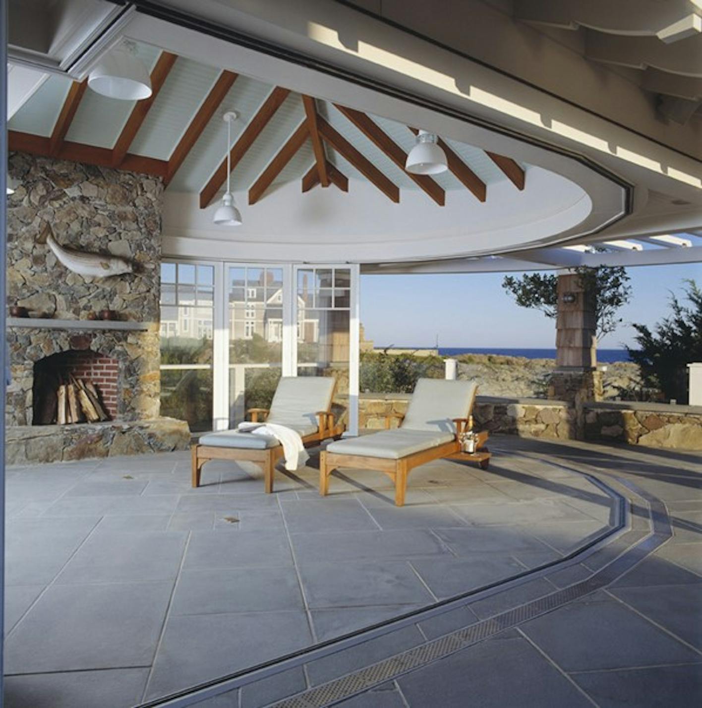 Nanawall Aluminum Framed Sliding Glass Walls with curved systems