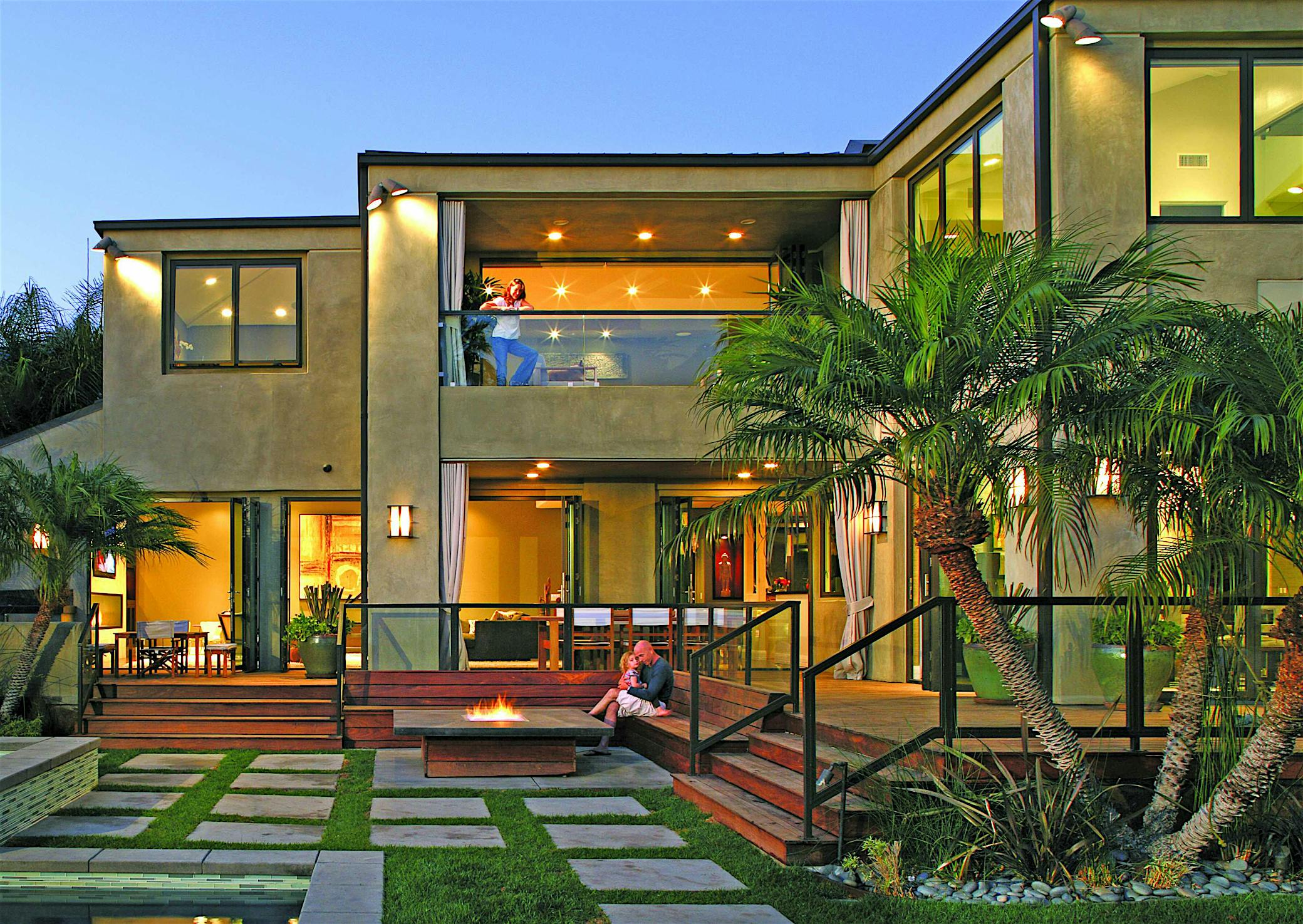 residence-in-malibu-with-opening-glass-walls