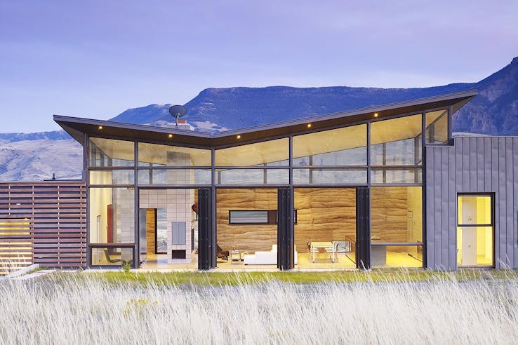 opening-glass-walls-in-home-in-valley