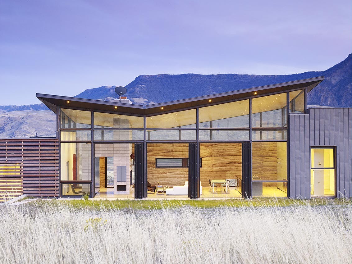 opening-glass-walls-in-home-in-valley