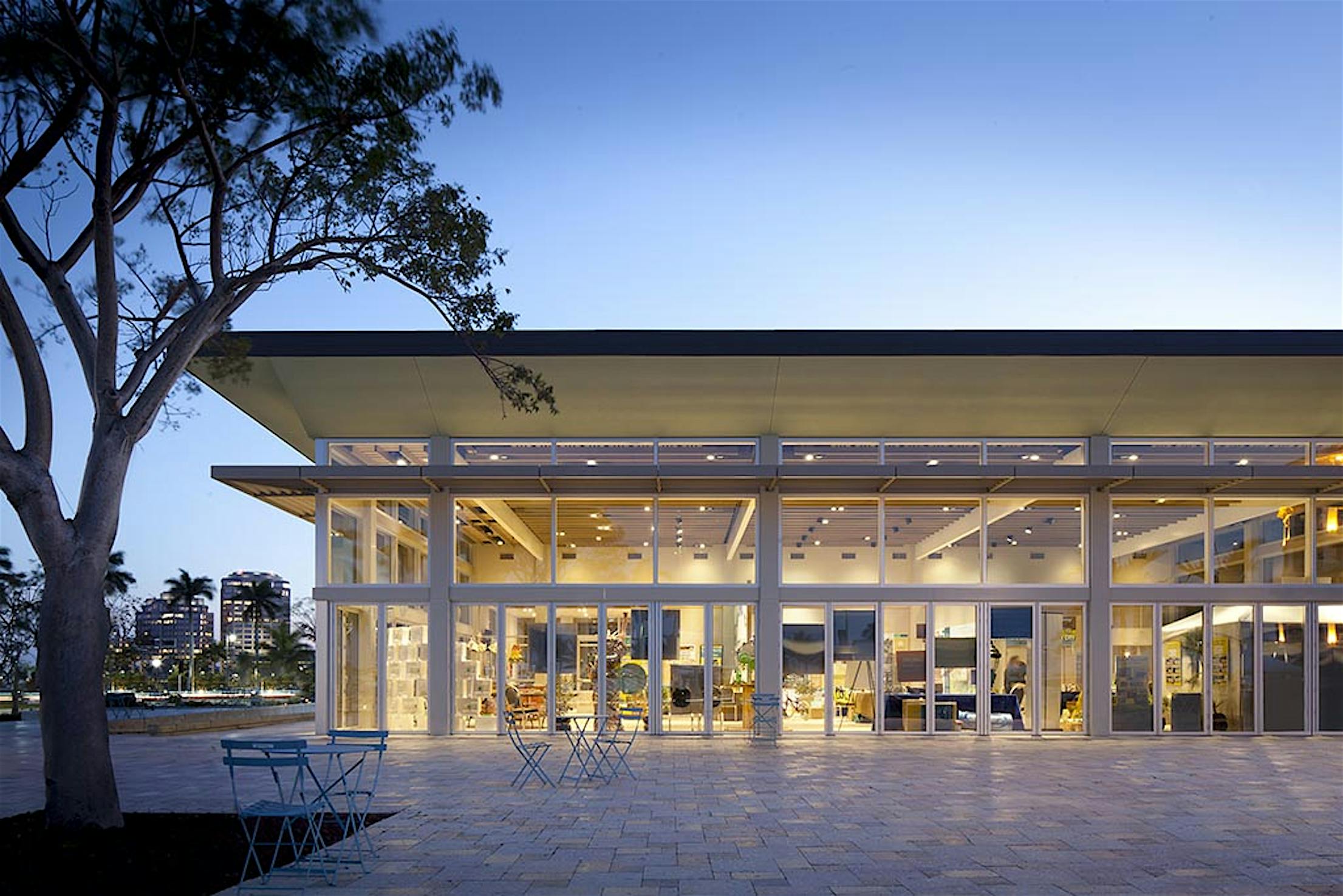 large-span-of-opening-glass-wall-systems-in-commercial-setting
